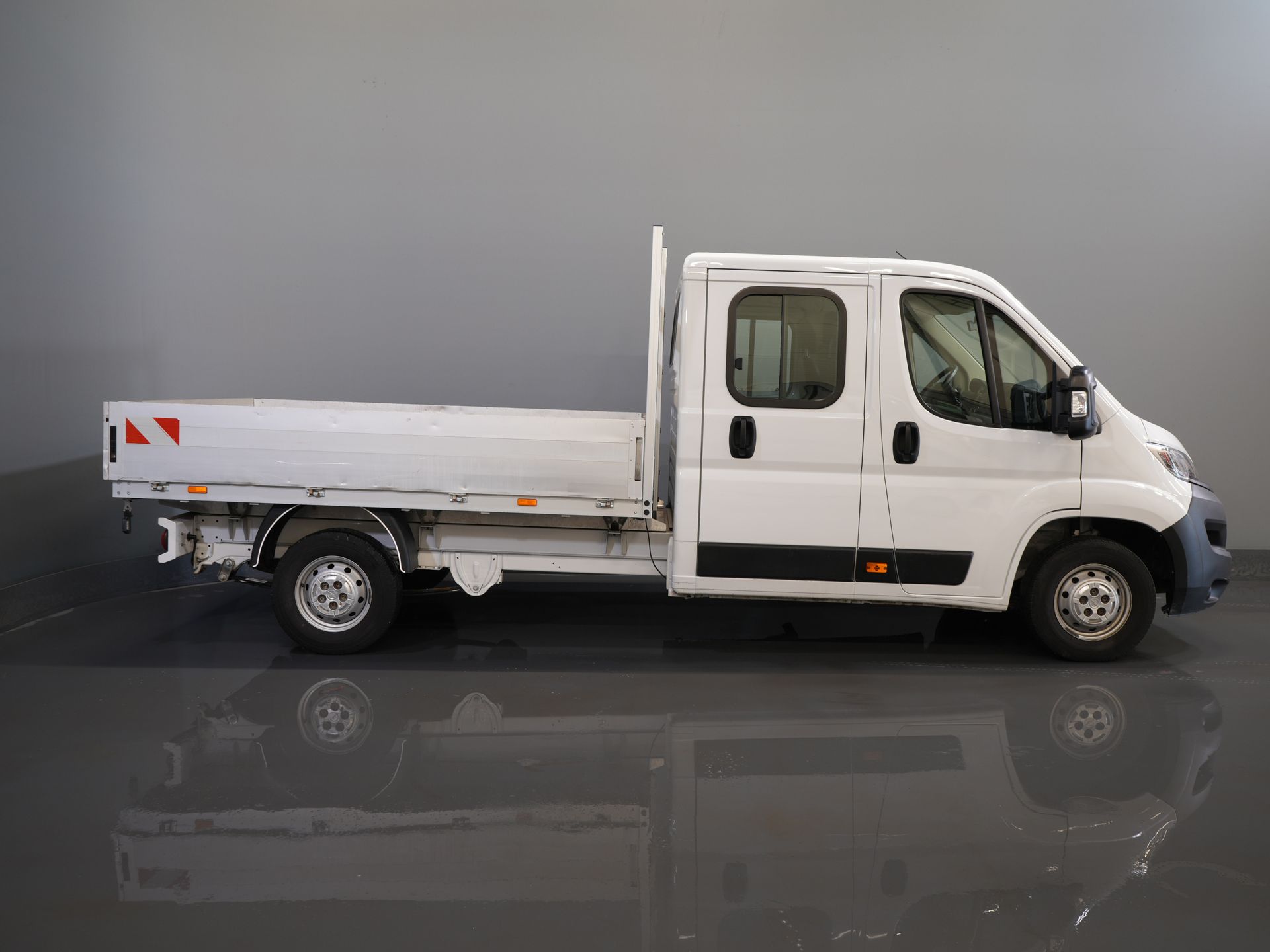 Volkswagen Caddy Cargo Van 2.0 TDI 125 hp DSG Aut. Stand heater/ Seat heating/ Carplay/ PDC/ 16” LMV/ Tow bar/ Roof rails