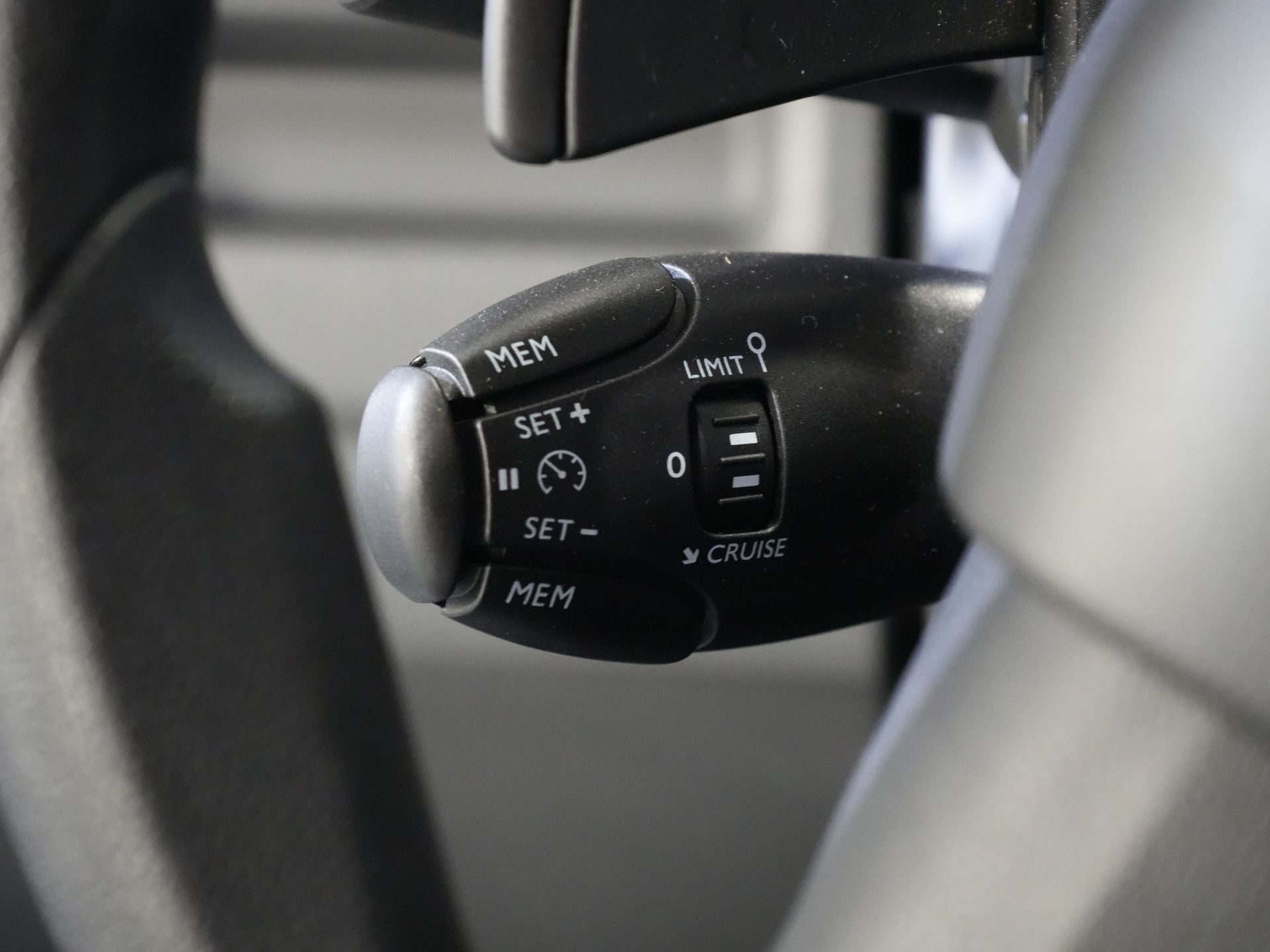 Peugeot Expert Bestelbus 2.0 HDI 125 pk Aut. DC Dubbel Cabine Navi/ Camera / Cruise/ Airco/ Trekhaak /PDC /Carplay
