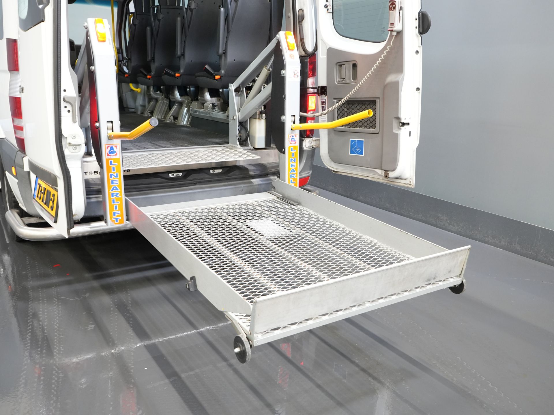 Mercedes-Benz Sprinter Passenger Transport 313 2.2 CDI L2H2 €9,922 Incl. VAT BPM FREE! EXPORT Combi/ 9 persons/ Kombi/ 9P/ Airco/ Wheelchair lift