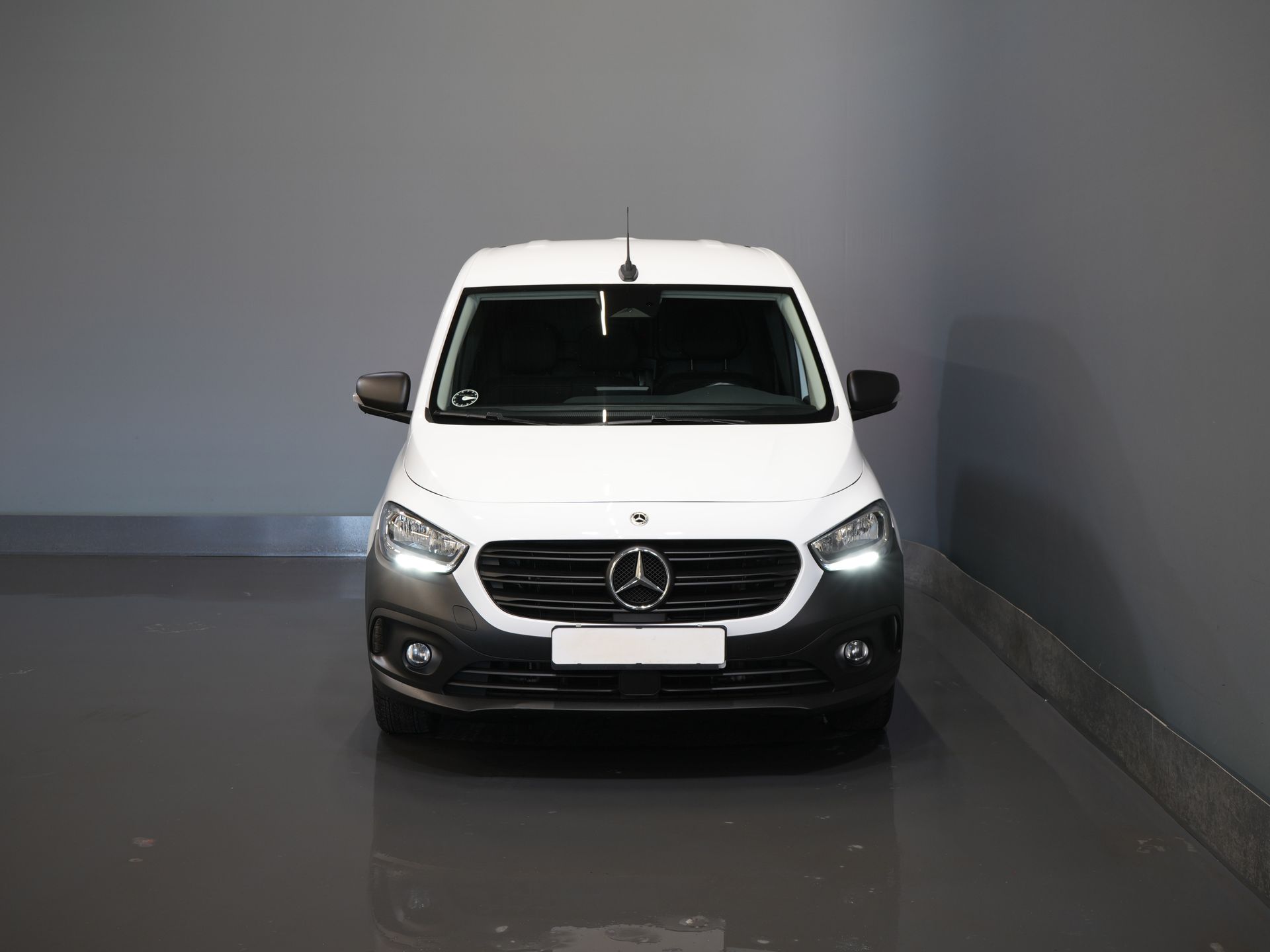 Mercedes-Benz Citan Furgonetă 110 CDI Automată 3 locuri / Încălzire scaune / CarPlay / Cameră / PDC / Cruise Control / Aer condiționat
