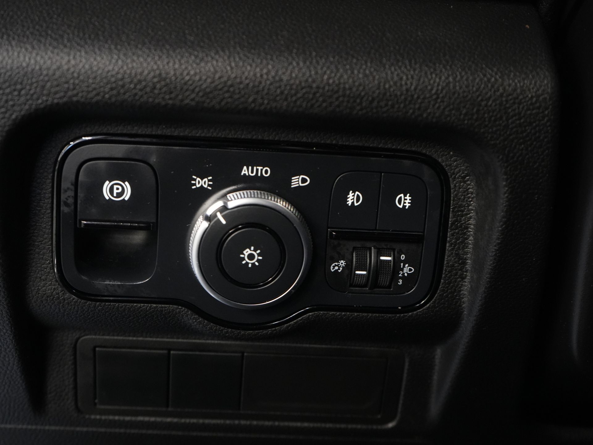 Mercedes-Benz Citan Furgonetă 110 CDI Automată 3 locuri / Încălzire scaune / CarPlay / Cameră / PDC / Cruise Control / Aer condiționat