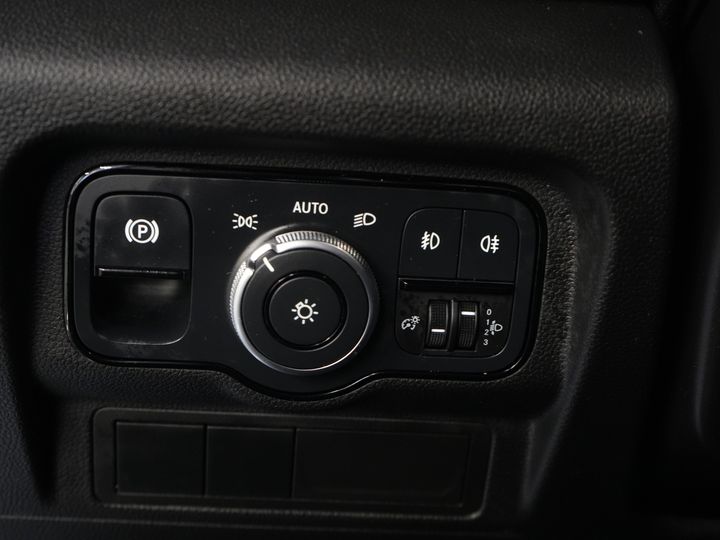 Mercedes-Benz Citan Furgonetă 110 CDI Automată 3 locuri / Încălzire scaune / CarPlay / Cameră / PDC / Cruise Control / Aer condiționat