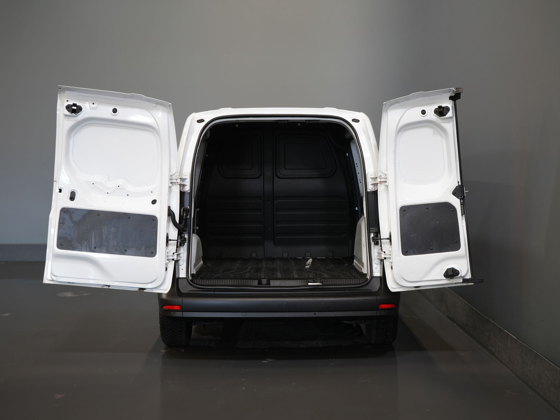 Mercedes-Benz Citan Furgonetă 110 CDI Automată 3 locuri / Încălzire scaune / CarPlay / Cameră / PDC / Cruise Control / Aer condiționat