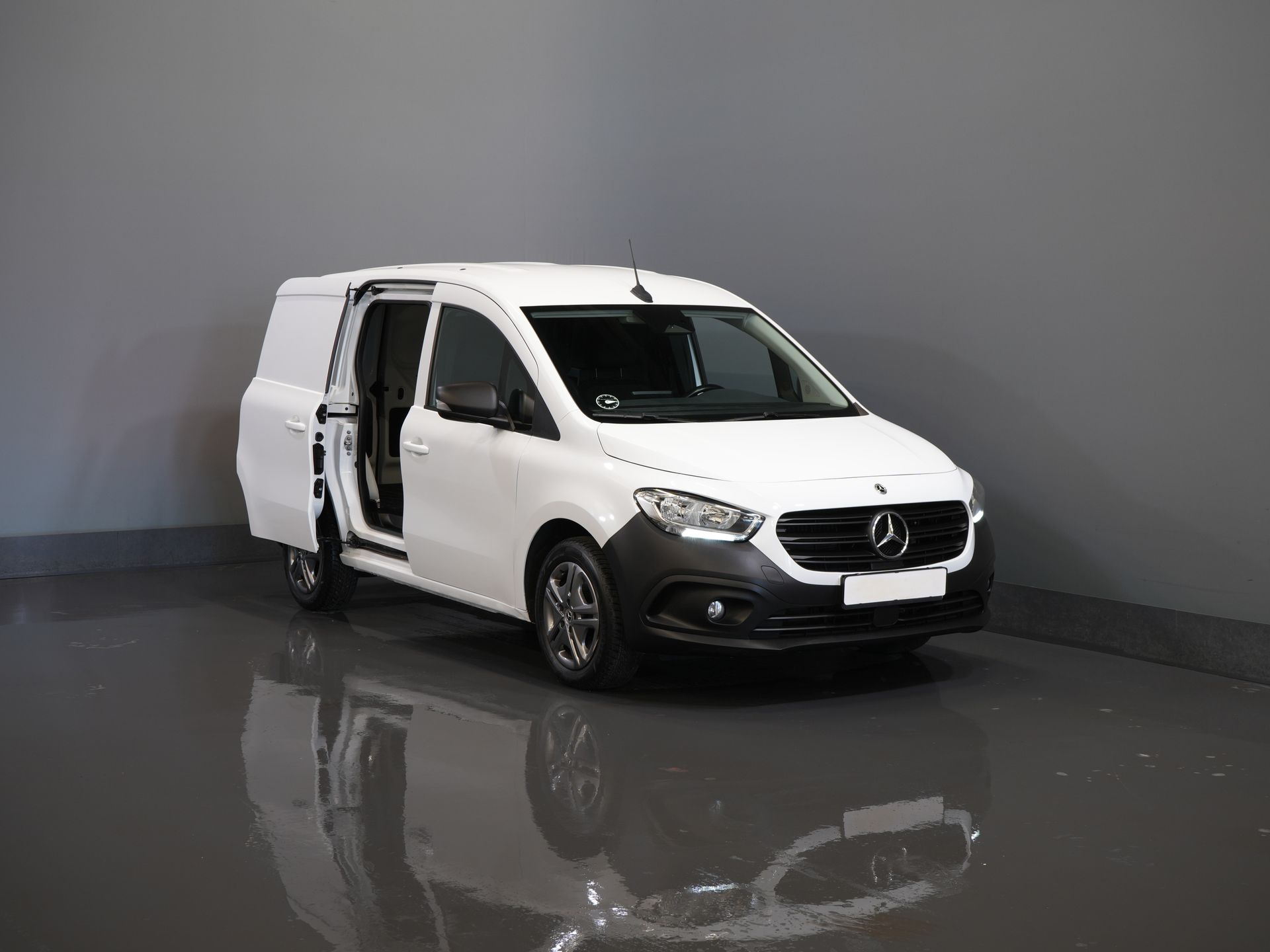 Mercedes-Benz Citan Furgonetă 110 CDI Automată 3 locuri / Încălzire scaune / CarPlay / Cameră / PDC / Cruise Control / Aer condiționat