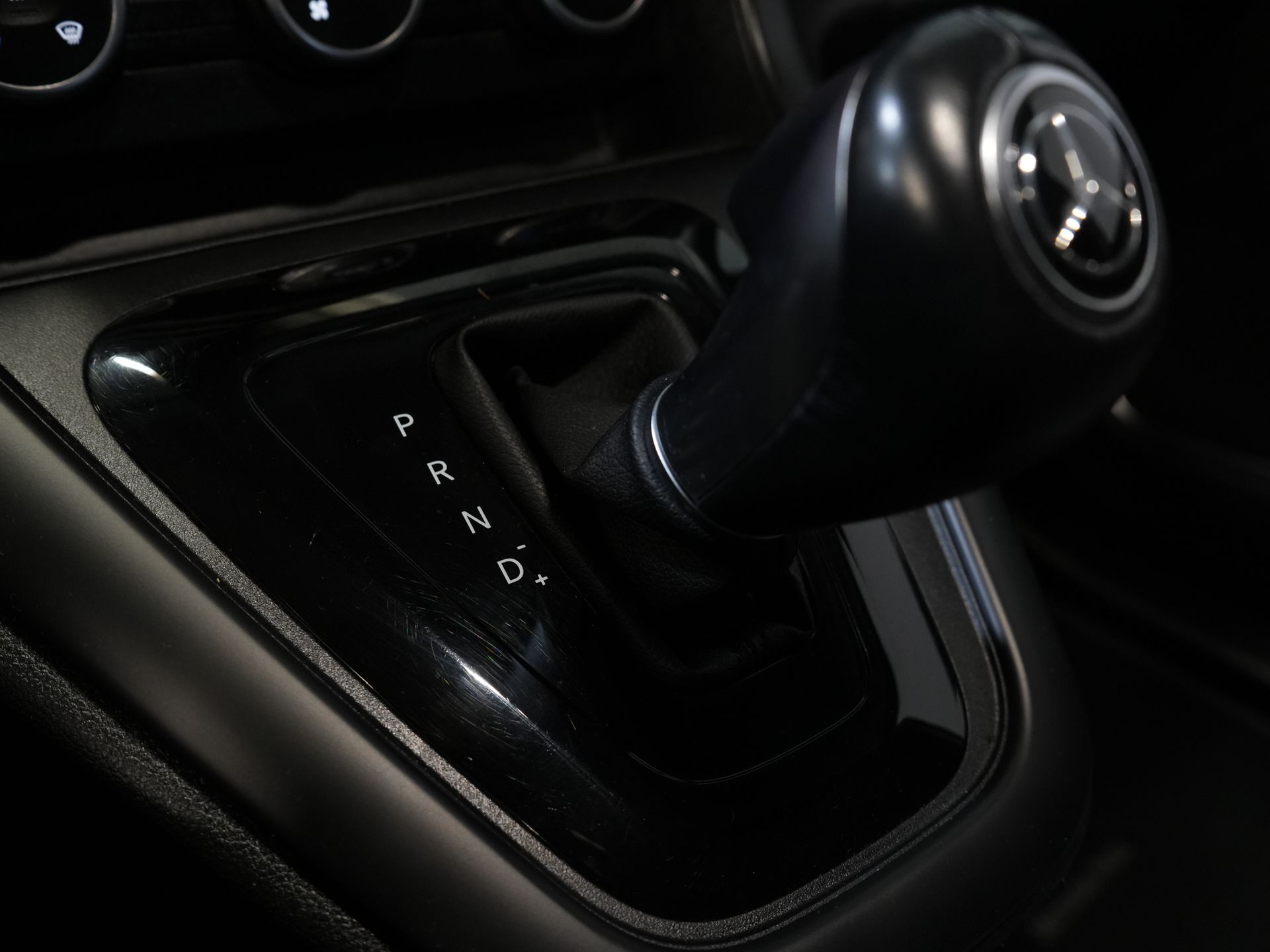 Mercedes-Benz Citan Furgonetă 110 CDI Automată 3 locuri / Încălzire scaune / CarPlay / Cameră / PDC / Cruise Control / Aer condiționat