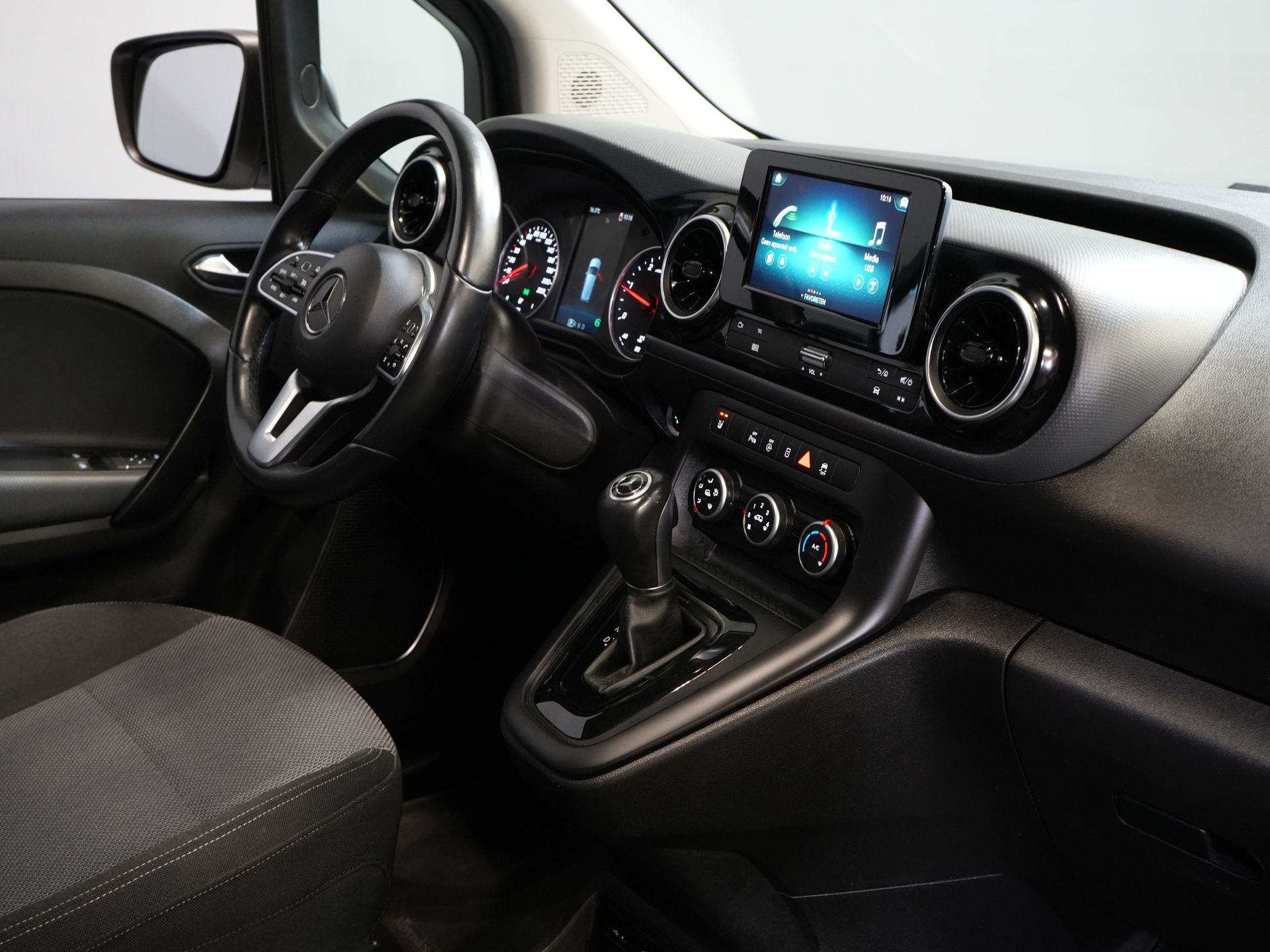 Mercedes-Benz Citan Furgonetă 110 CDI Automată 3 locuri / Încălzire scaune / CarPlay / Cameră / PDC / Cruise Control / Aer condiționat