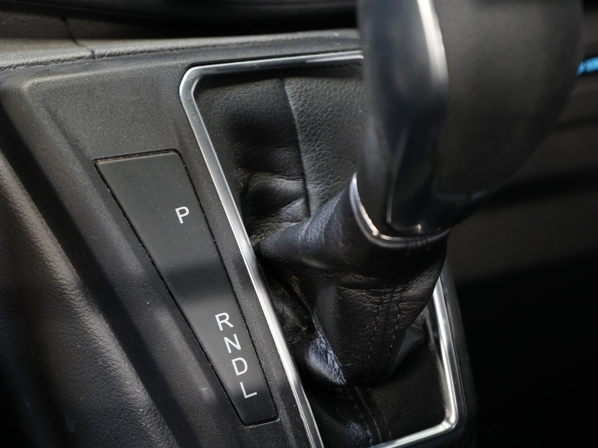 Ford Transit Custom Bestelbus 130 pk Aut. PHEV Trend BPM VRIJ! Plug-In/ Stoelverw./ Sortimo/ Oprijplaat/ Navi/ Carplay/ Camera/ PDC/ Cruise/ Airco