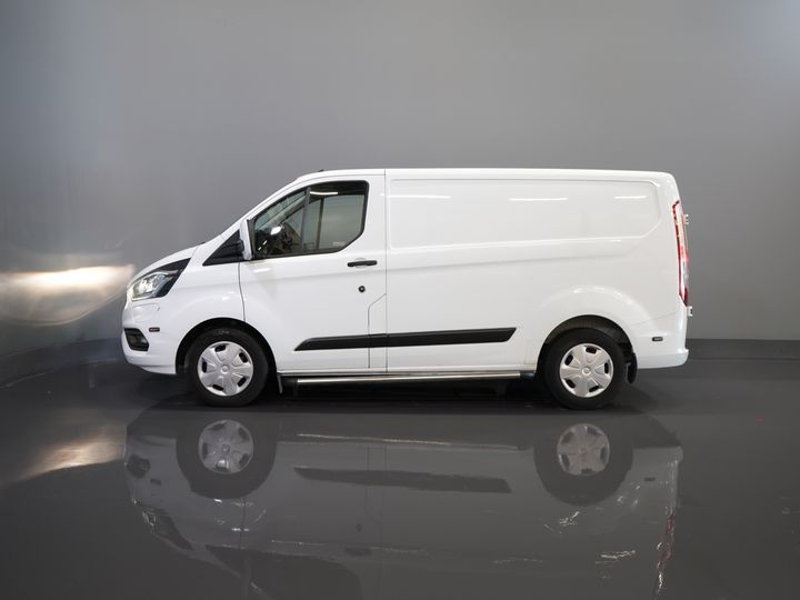 Ford Transit Custom Bestelbus 130 pk Aut. PHEV Trend BPM VRIJ! Plug-In/ Stoelverw./ Sortimo/ Oprijplaat/ Navi/ Carplay/ Camera/ PDC/ Cruise/ Airco