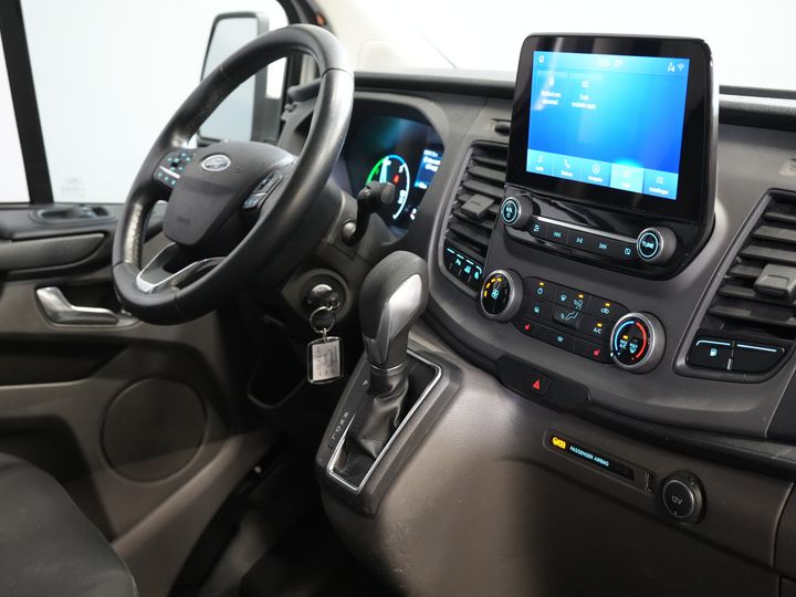 Ford Transit Custom Bestelbus 130 pk Aut. PHEV Trend BPM VRIJ! Plug-In/ Stoelverw./ Sortimo/ Oprijplaat/ Navi/ Carplay/ Camera/ PDC/ Cruise/ Airco
