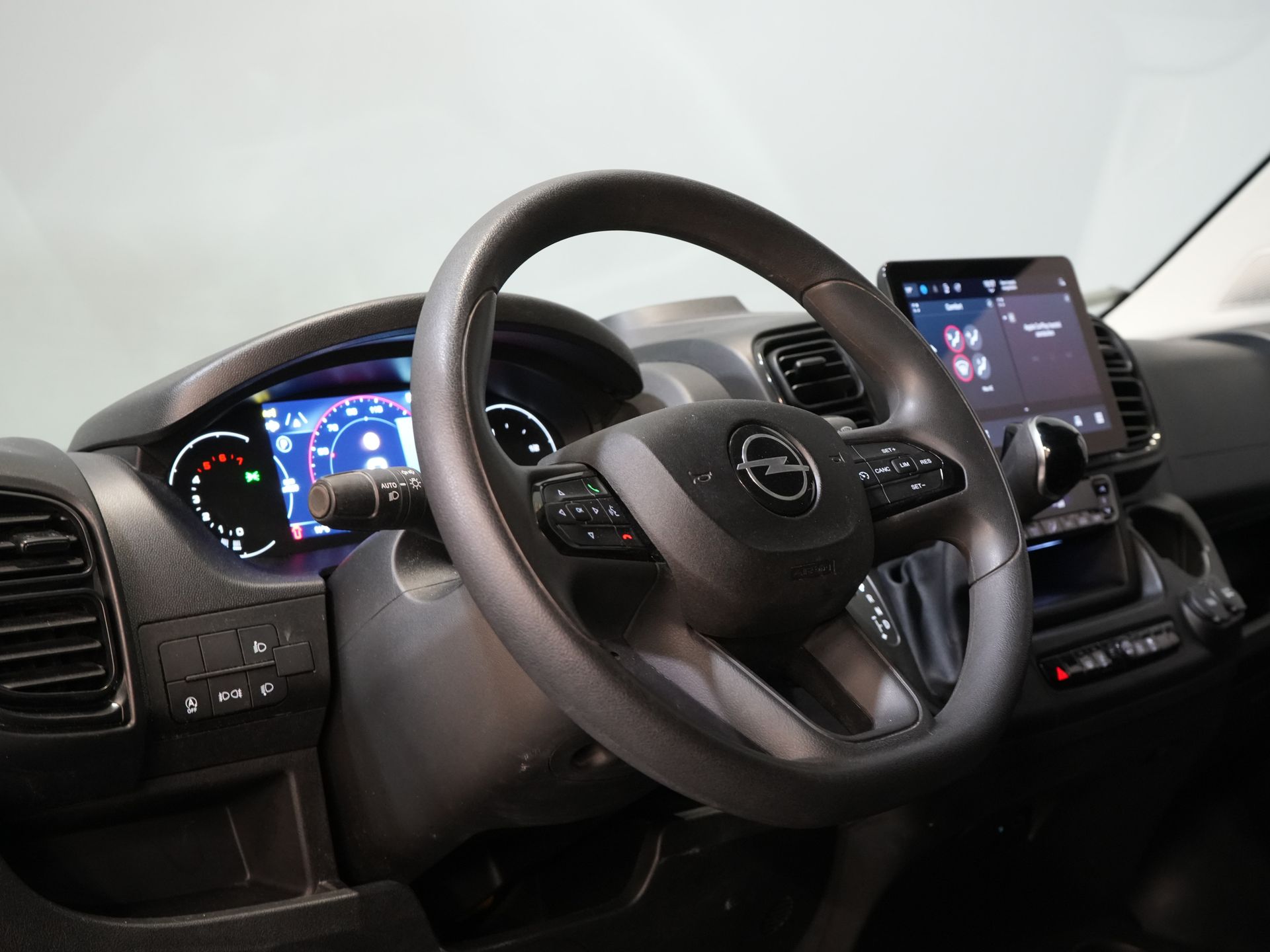 Opel Movano Bestelbus 35 2.2 CDTI 140 pk Aut. L2H2 NL Auto/ LED/ Virtual Cockpit/ Carplay/ Climate/ Navi/ Cruise/ Camera/ DAB