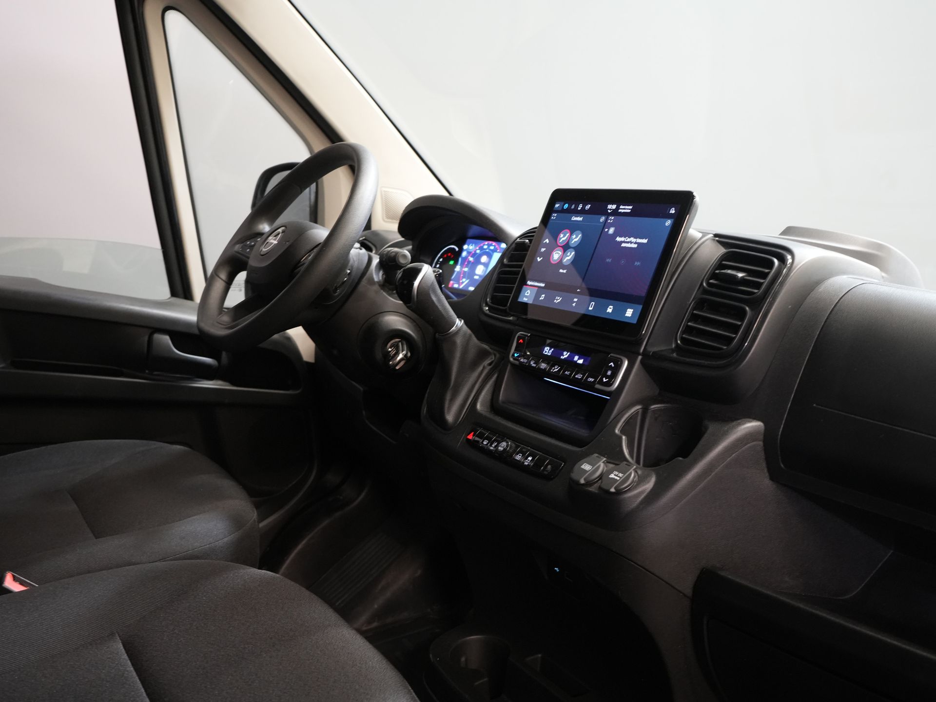 Opel Movano Bestelbus 35 2.2 CDTI 140 pk Aut. L2H2 NL Auto/ LED/ Virtual Cockpit/ Carplay/ Climate/ Navi/ Cruise/ Camera/ DAB