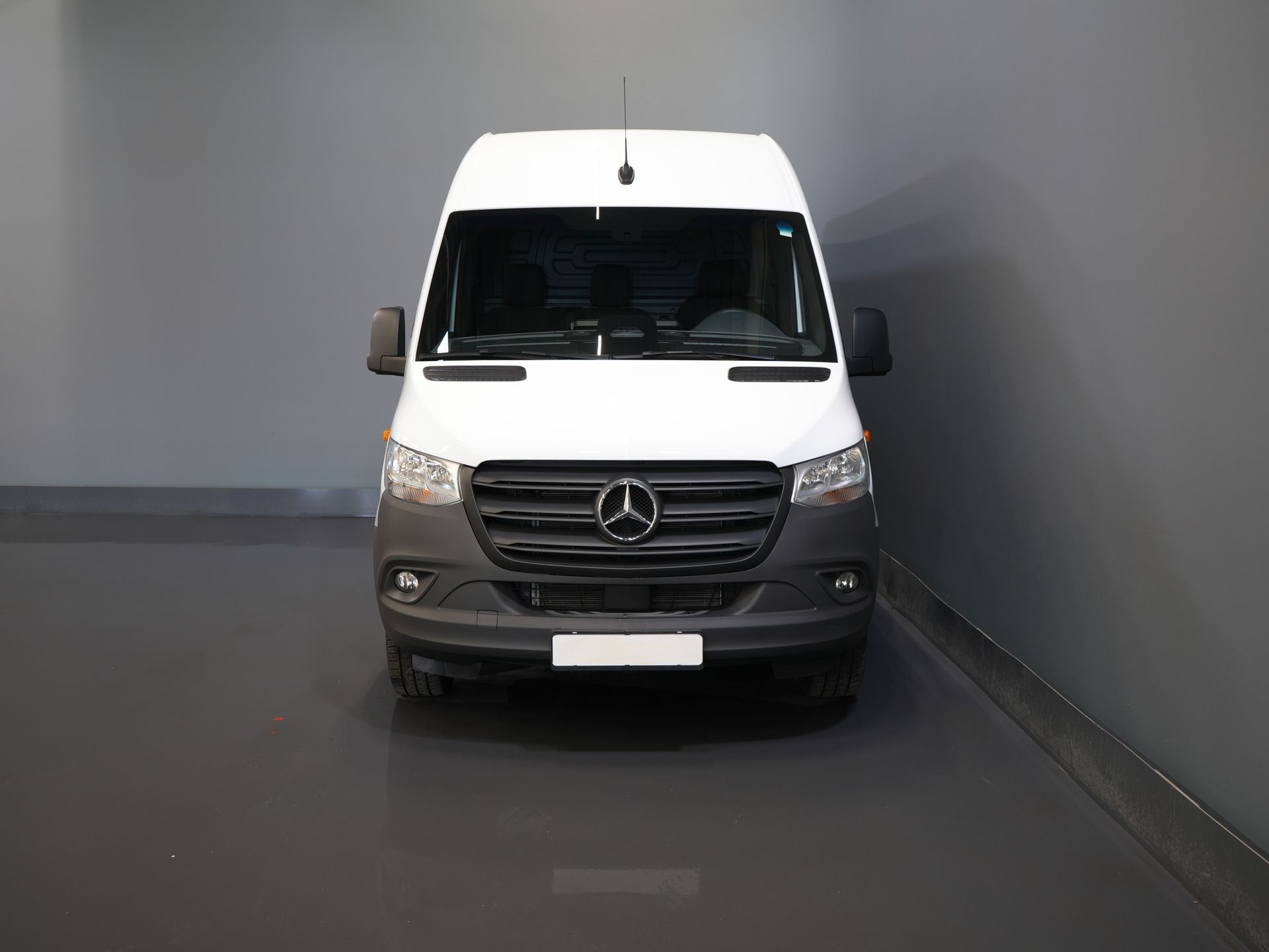 Mercedes-Benz Sprinter Van 317 CDI Aut. L2H2 BPM FREE! Sedile elettrico/ Porte 270 Gr./ Riscaldamento sedili/ Navi/ Telecamera/ Crociera/ Airco/ DAB