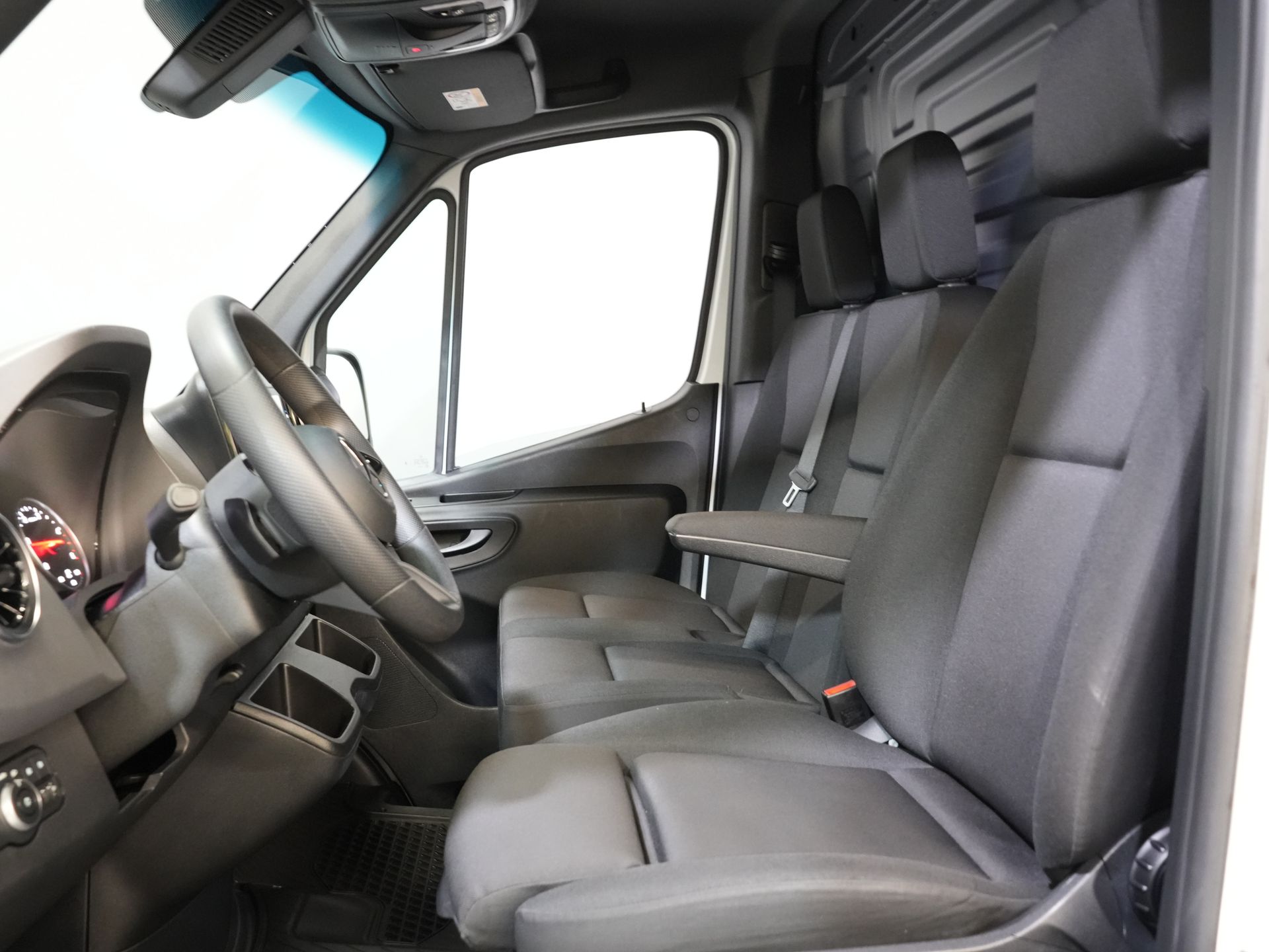 Mercedes-Benz Sprinter Van 317 CDI Aut. L2H2 BPM FREE! Sedile elettrico/ Porte 270 Gr./ Riscaldamento sedili/ Navi/ Telecamera/ Crociera/ Airco/ DAB