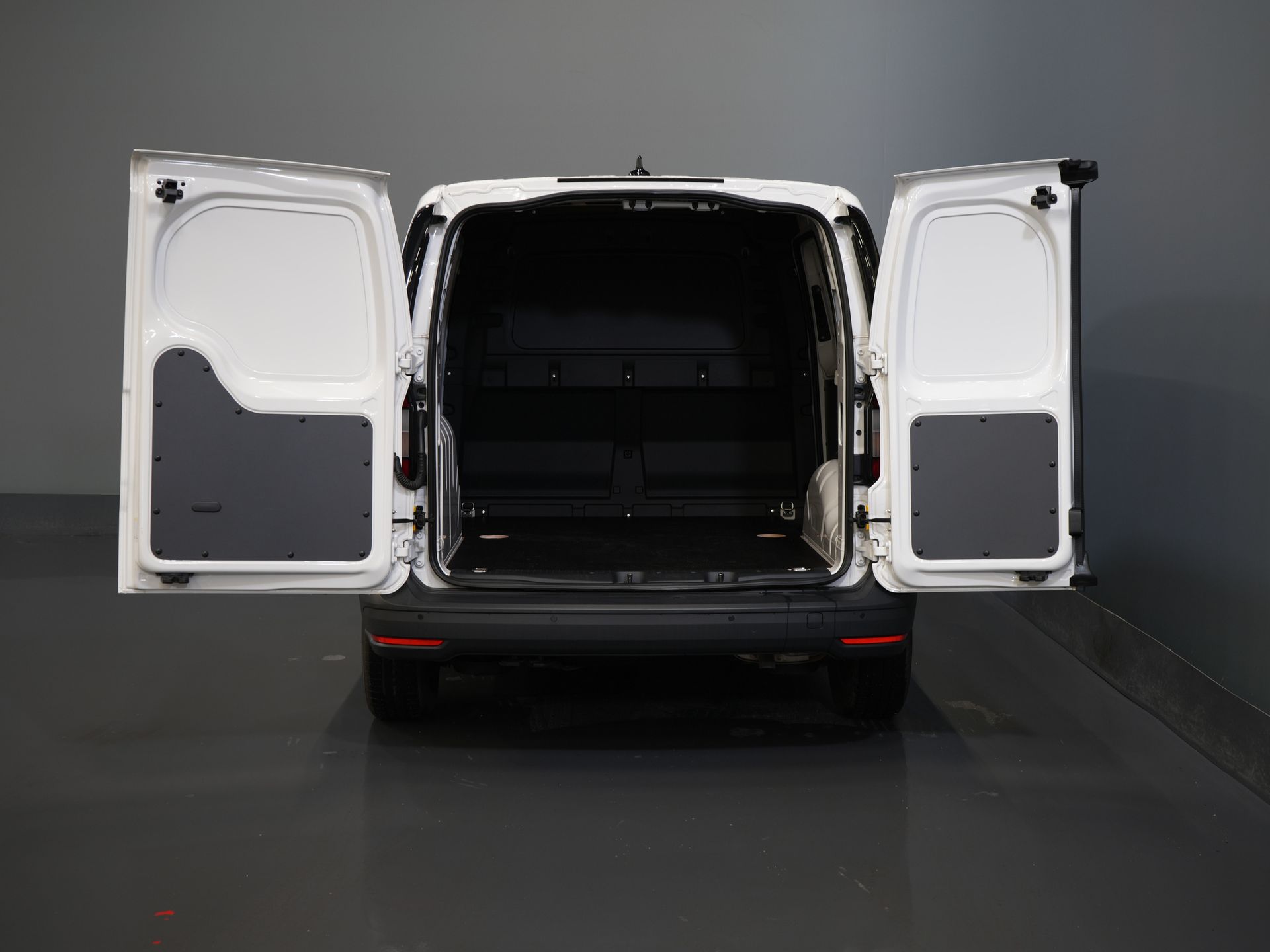 Volkswagen Caddy Cargo Furgoneta 1.5 TSI GASOLINA ¡SIN IMPUESTO DE CIRCULACIÓN! Control de crucero/ Aire acondicionado/ DAB/ PDC