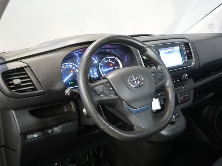 Toyota ProAce Worker Furgoneta 2.0 D-4D 145 CP Aut. L2 Adapt. Cruise/ Echipament/ Încălzitor de parcare/ Cameră/ PDC/ Bare de acoperiș/ Cârlig de remorcare