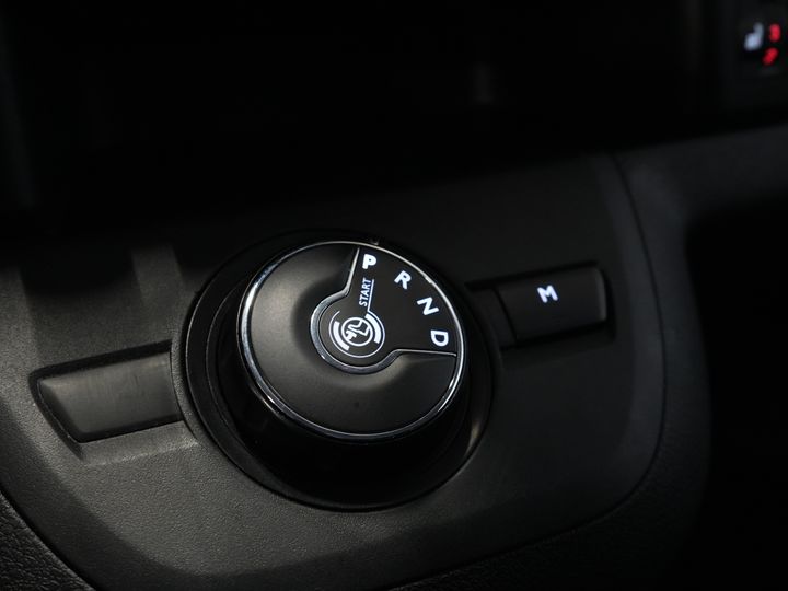 Toyota ProAce Worker Furgoneta 2.0 D-4D 145 CP Aut. L2 Adapt. Cruise/ Echipament/ Încălzitor de parcare/ Cameră/ PDC/ Bare de acoperiș/ Cârlig de remorcare