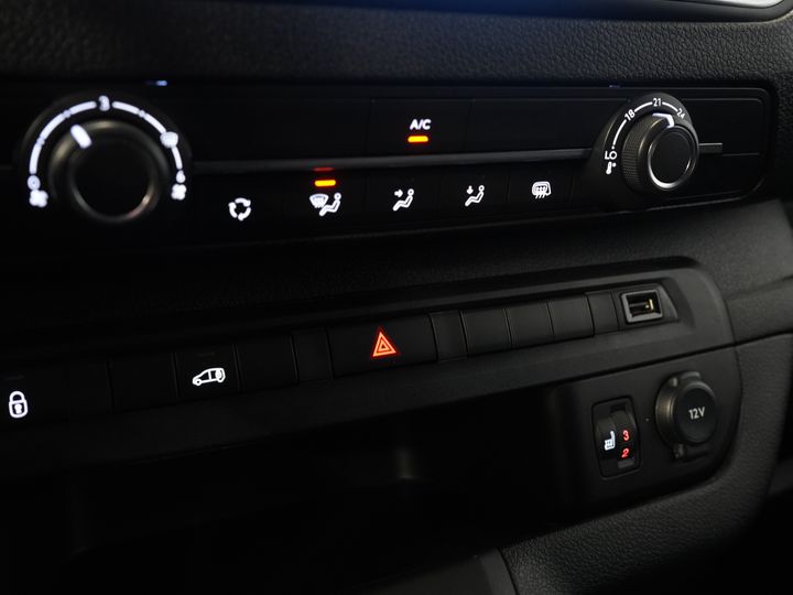 Toyota ProAce Worker Furgoneta 2.0 D-4D 145 CP Aut. L2 Adapt. Cruise/ Echipament/ Încălzitor de parcare/ Cameră/ PDC/ Bare de acoperiș/ Cârlig de remorcare