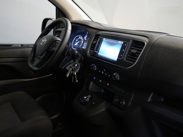 Toyota ProAce Worker Furgoneta 2.0 D-4D 145 CP Aut. L2 Adapt. Cruise/ Echipament/ Încălzitor de parcare/ Cameră/ PDC/ Bare de acoperiș/ Cârlig de remorcare