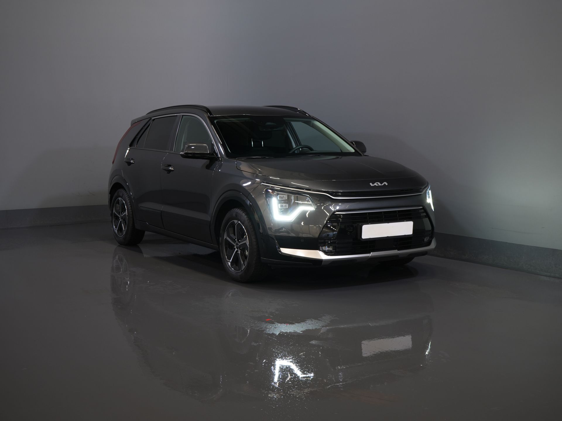 Kia Niro SUV 1.6 GDi 185 hp PHEV Dynamic LED/ Adaptive Cruise Control/ Electric Seats/ CarPlay/ VC/ Detachable Tow Bar/ Navigation/ Steering Wheel Heating/ Seat Heating.