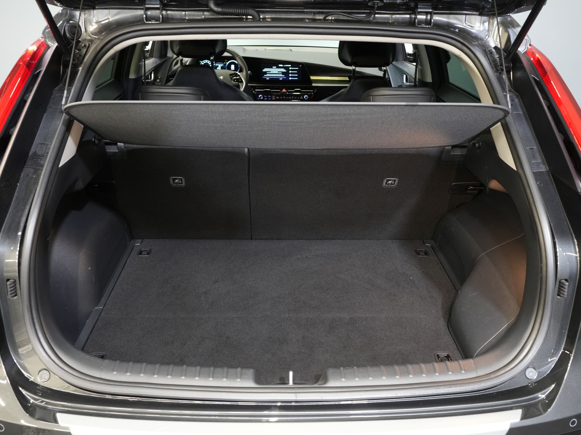 Kia Niro SUV 1.6 GDi 185 hp PHEV Dynamic LED/ Adaptive Cruise Control/ Electric Seats/ CarPlay/ VC/ Detachable Tow Bar/ Navigation/ Steering Wheel Heating/ Seat Heating.