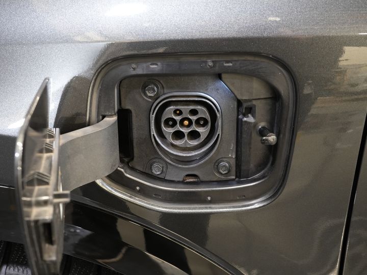 Kia Niro SUV 1.6 GDi 185 hp PHEV Dynamic LED/ Adaptive Cruise Control/ Electric Seats/ CarPlay/ VC/ Detachable Tow Bar/ Navigation/ Steering Wheel Heating/ Seat Heating.