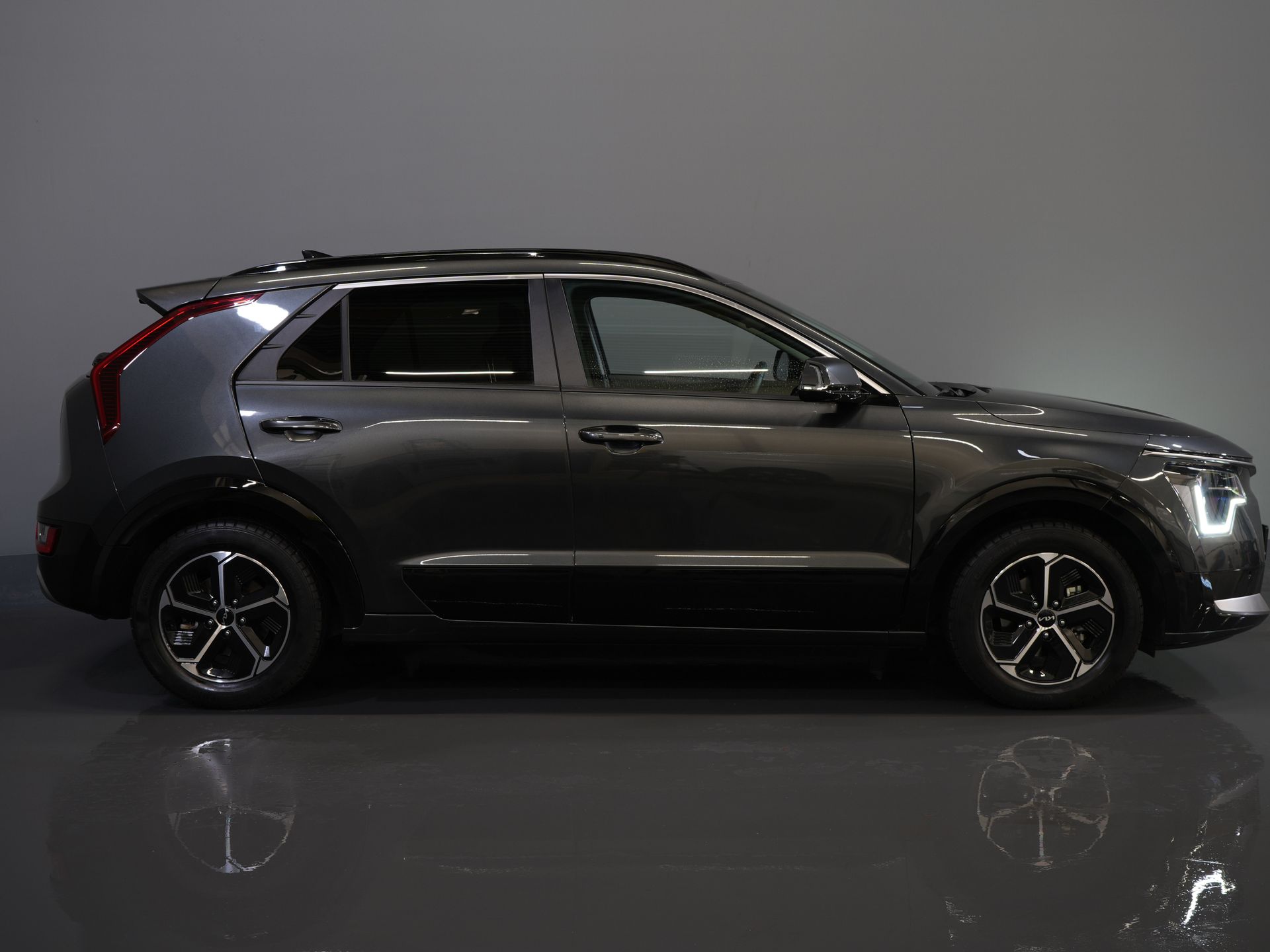 Kia Niro SUV 1.6 GDi 185 hp PHEV Dynamic LED/ Adaptive Cruise Control/ Electric Seats/ CarPlay/ VC/ Detachable Tow Bar/ Navigation/ Steering Wheel Heating/ Seat Heating.