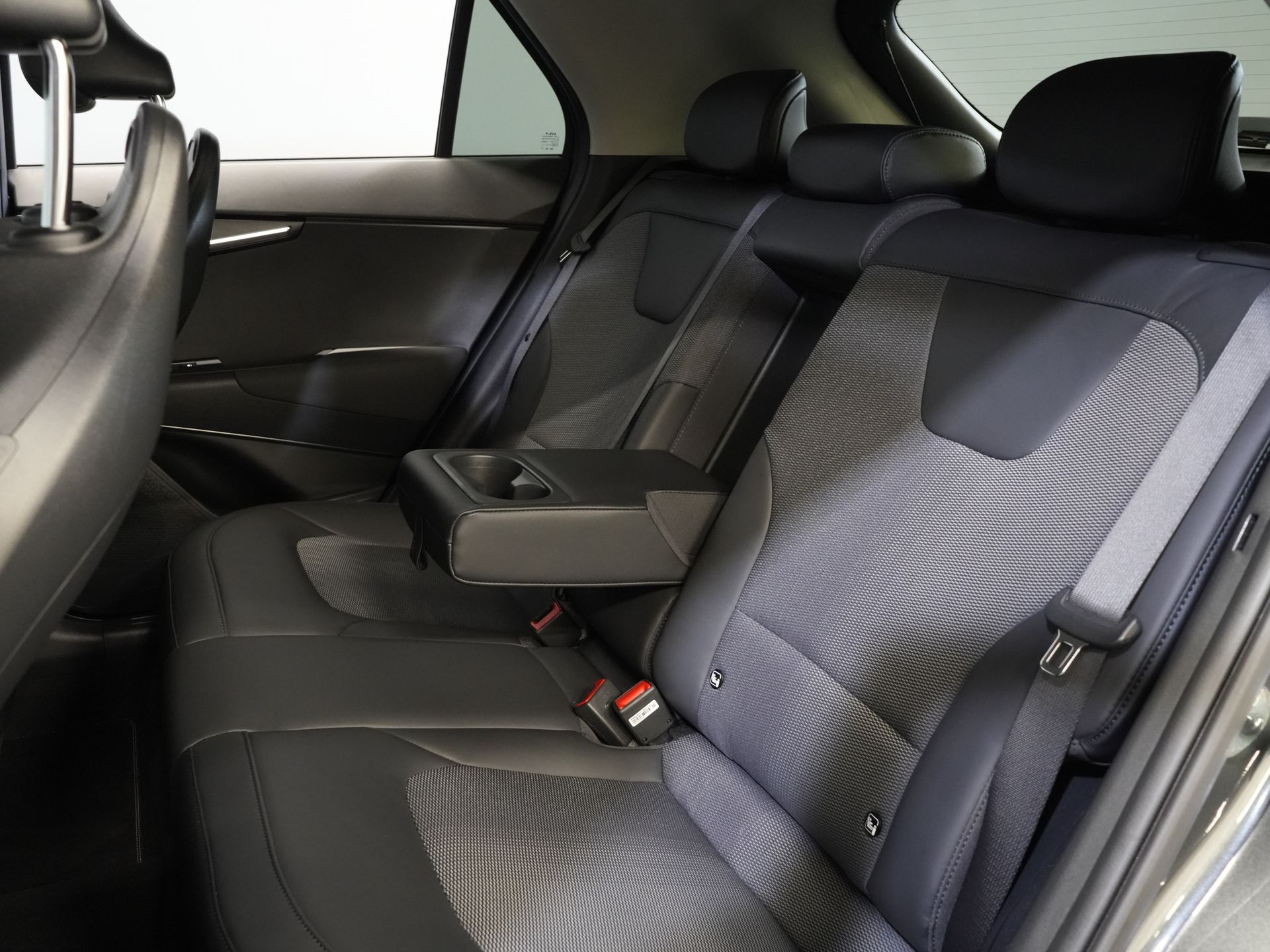 Kia Niro SUV 1.6 GDi 185 hp PHEV Dynamic LED/ Adaptive Cruise Control/ Electric Seats/ CarPlay/ VC/ Detachable Tow Bar/ Navigation/ Steering Wheel Heating/ Seat Heating.