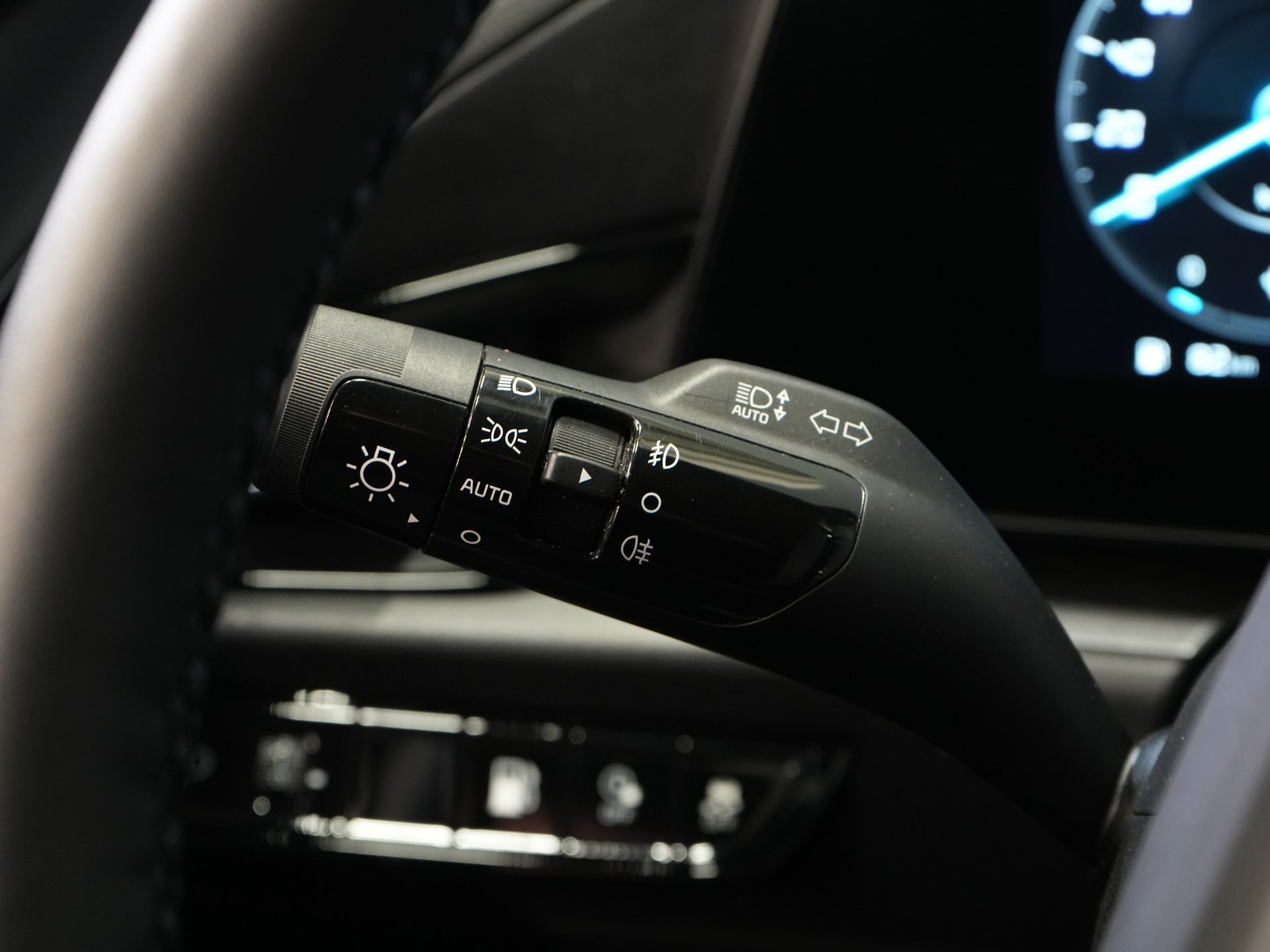 Kia Niro SUV 1.6 GDi 185 hp PHEV Dynamic LED/ Adaptive Cruise Control/ Electric Seats/ CarPlay/ VC/ Detachable Tow Bar/ Navigation/ Steering Wheel Heating/ Seat Heating.