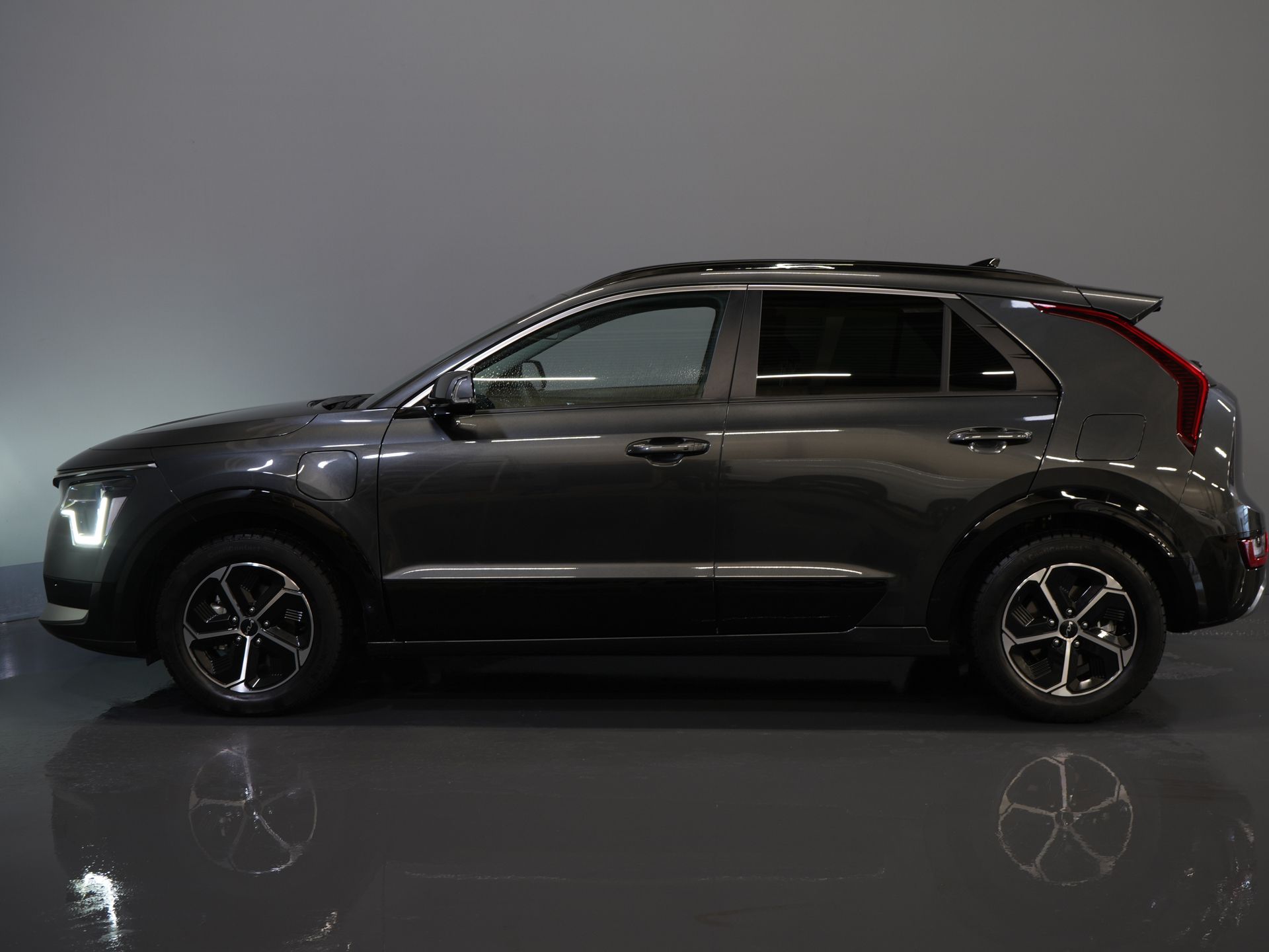 Kia Niro SUV 1.6 GDi 185 hp PHEV Dynamic LED/ Adaptive Cruise Control/ Electric Seats/ CarPlay/ VC/ Detachable Tow Bar/ Navigation/ Steering Wheel Heating/ Seat Heating.