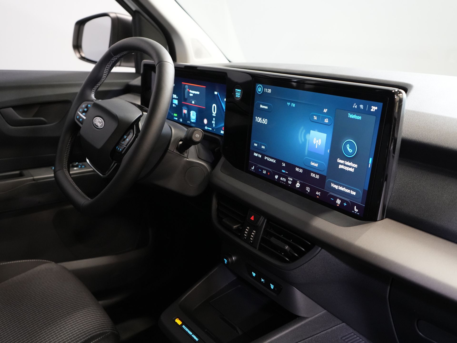 Ford E-Transit Courier Bestelbus 44 kWh 293km WLTP/ Snellader/ Stoelverw./ Stuurverw./ Carplay/ Camera/ PDC/ Climate