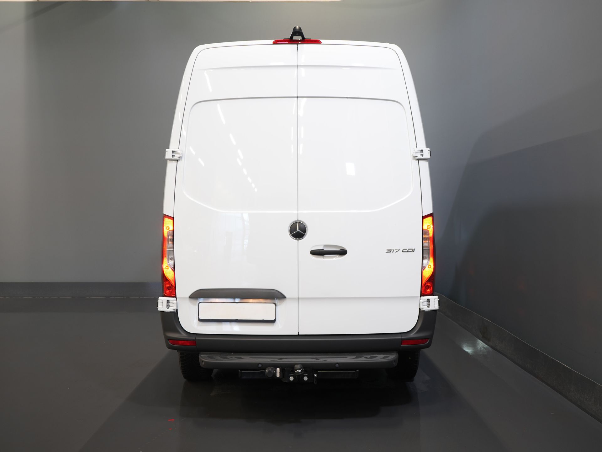 Mercedes-Benz Sprinter Furgoneta 317 CDI Aut. L2H2 BPM ¡GRATIS! LED/ Asiento eléctrico/ 270 Puertas/ Calefacción asientos/ Navi/ Cámara/ PDC/ Cruise/ Airco/ DAB