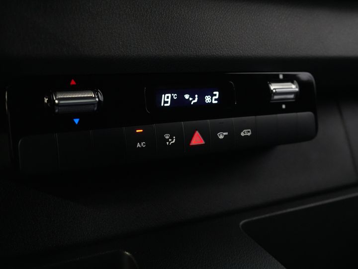 Mercedes-Benz Sprinter Furgoneta 317 CDI Aut. L2H2 BPM ¡GRATIS! LED/ Asiento eléctrico/ 270 Puertas/ Calefacción asientos/ Navi/ Cámara/ PDC/ Cruise/ Airco/ DAB