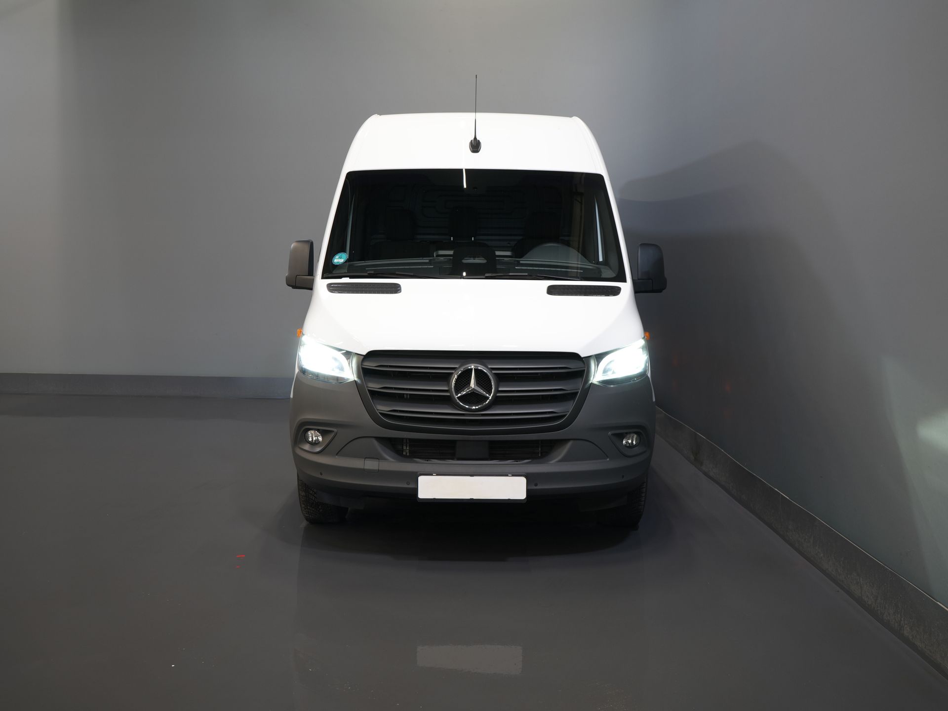 Mercedes-Benz Sprinter Furgoneta 317 CDI Aut. L2H2 BPM ¡GRATIS! LED/ Asiento eléctrico/ 270 Puertas/ Calefacción asientos/ Navi/ Cámara/ PDC/ Cruise/ Airco/ DAB