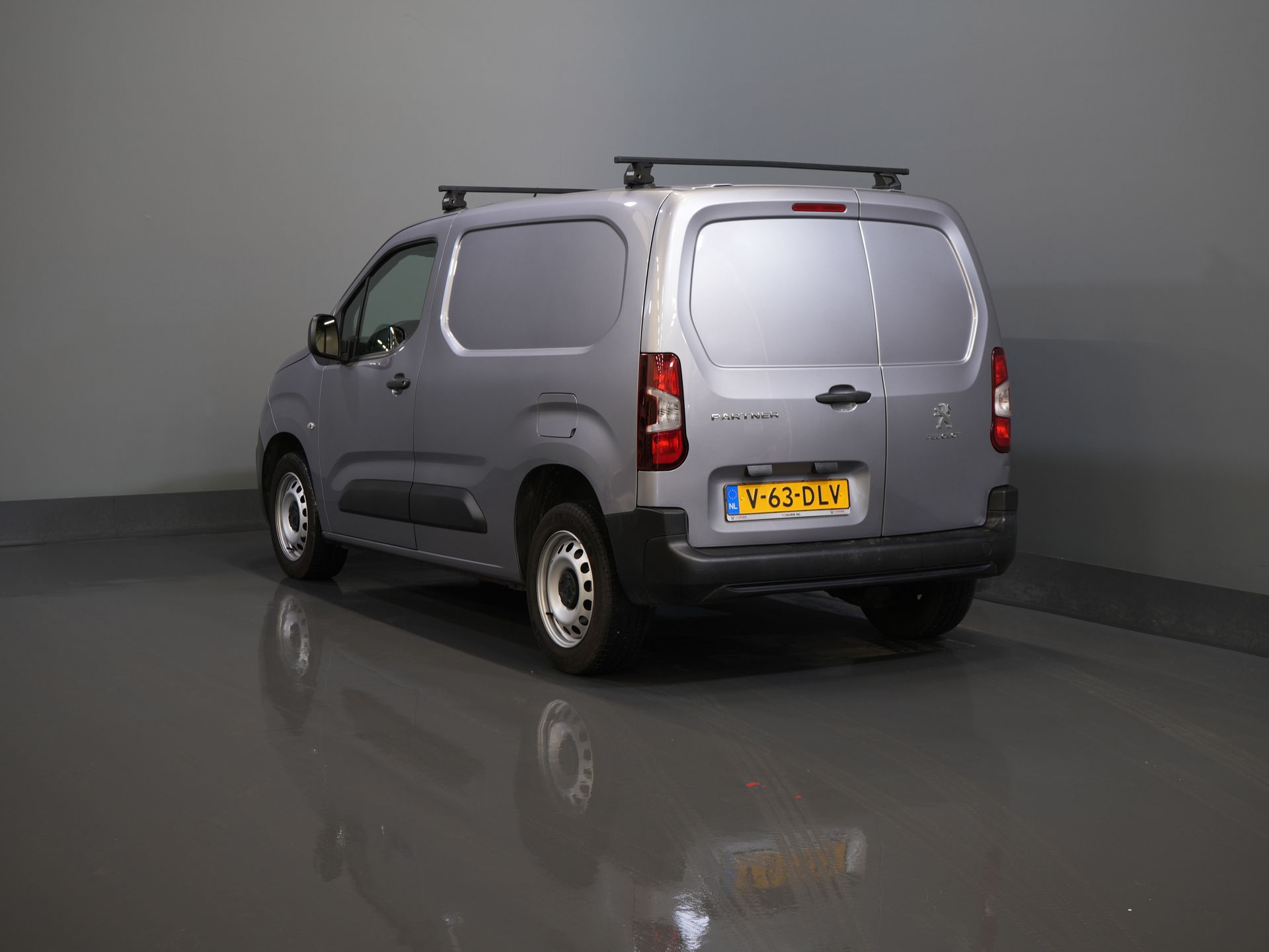 Peugeot Partner Bestelbus 1.5 HDi 130 pk Aut. BPM VRIJ! NL Auto/ Stoelverw./ Navi/ Carplay/ Cruise/ Airco