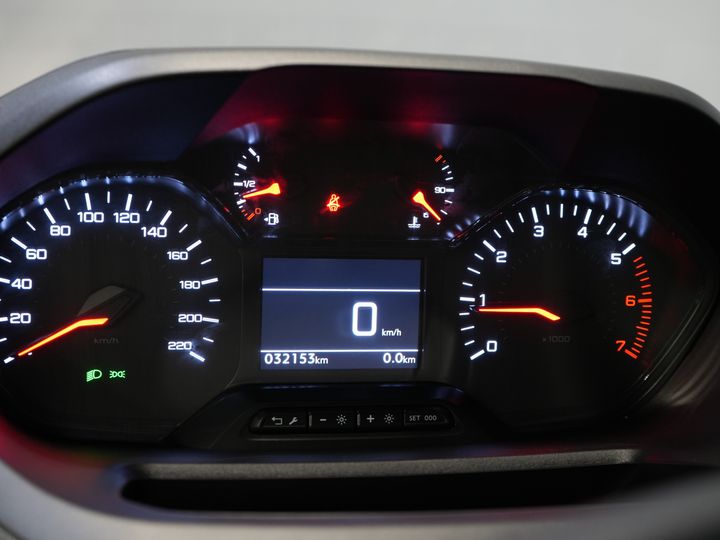 Peugeot Partner Bestelbus 1.5 HDi 130 pk Aut. BPM VRIJ! NL Auto/ Stoelverw./ Navi/ Carplay/ Cruise/ Airco