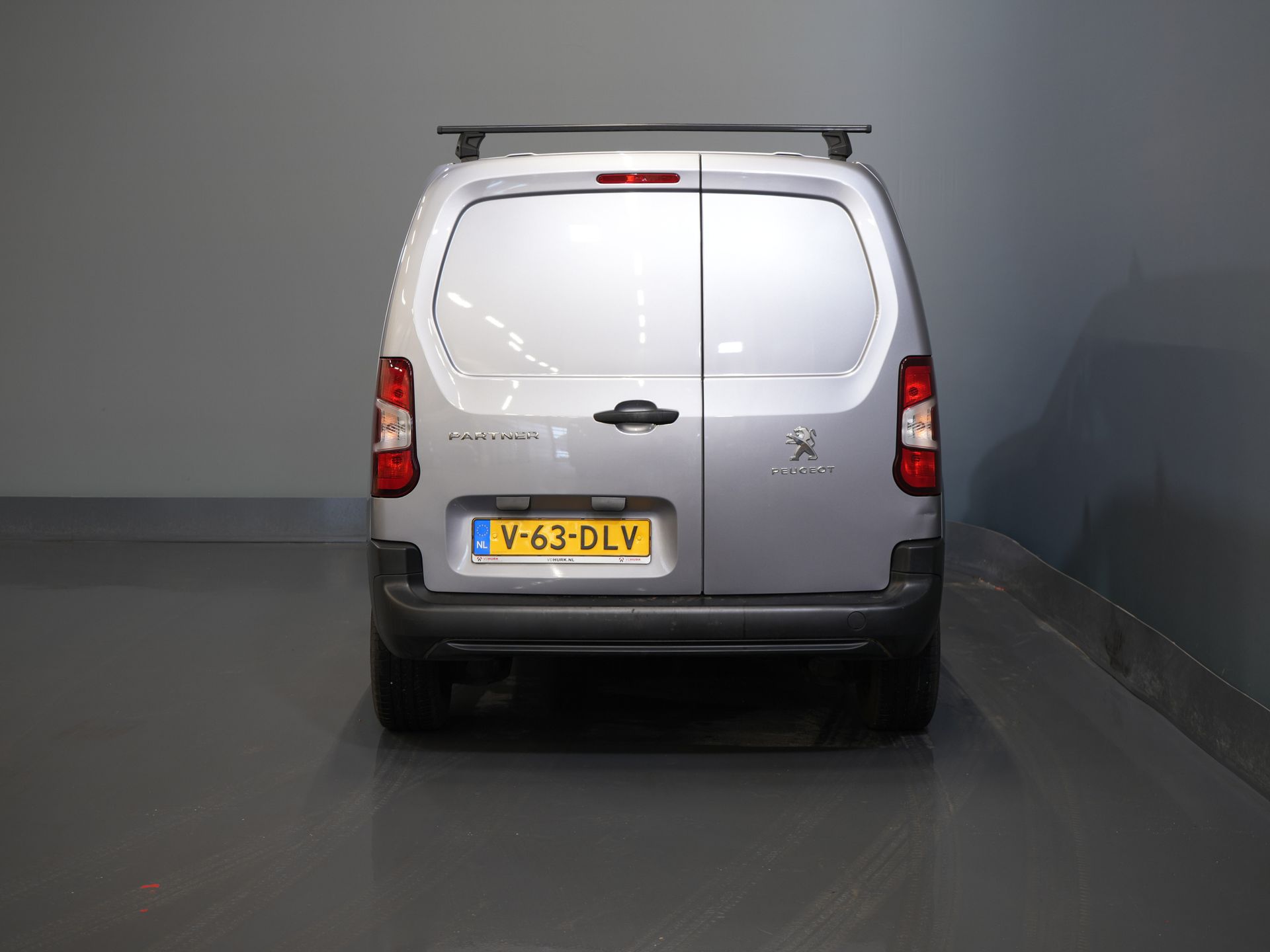 Peugeot Partner Bestelbus 1.5 HDi 130 pk Aut. BPM VRIJ! NL Auto/ Stoelverw./ Navi/ Carplay/ Cruise/ Airco