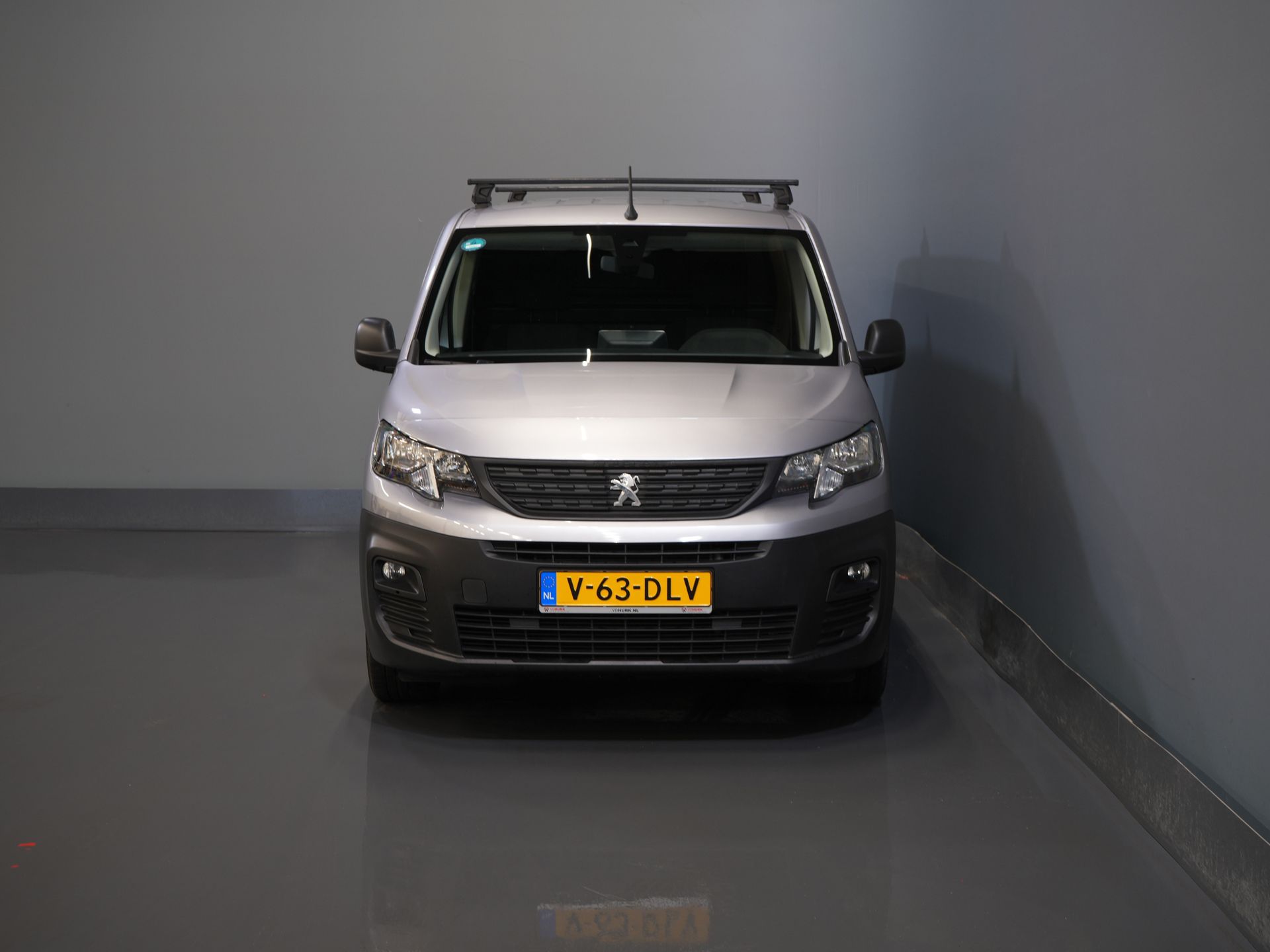 Peugeot Partner Bestelbus 1.5 HDi 130 pk Aut. BPM VRIJ! NL Auto/ Stoelverw./ Navi/ Carplay/ Cruise/ Airco