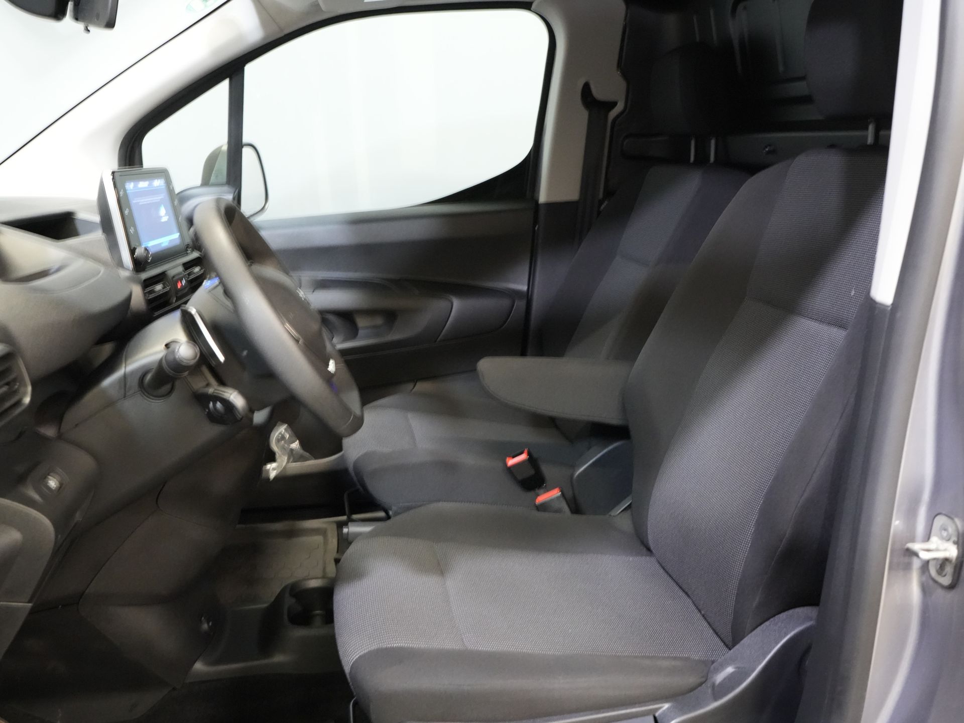 Peugeot Partner Bestelbus 1.5 HDi 130 pk Aut. BPM VRIJ! NL Auto/ Stoelverw./ Navi/ Carplay/ Cruise/ Airco