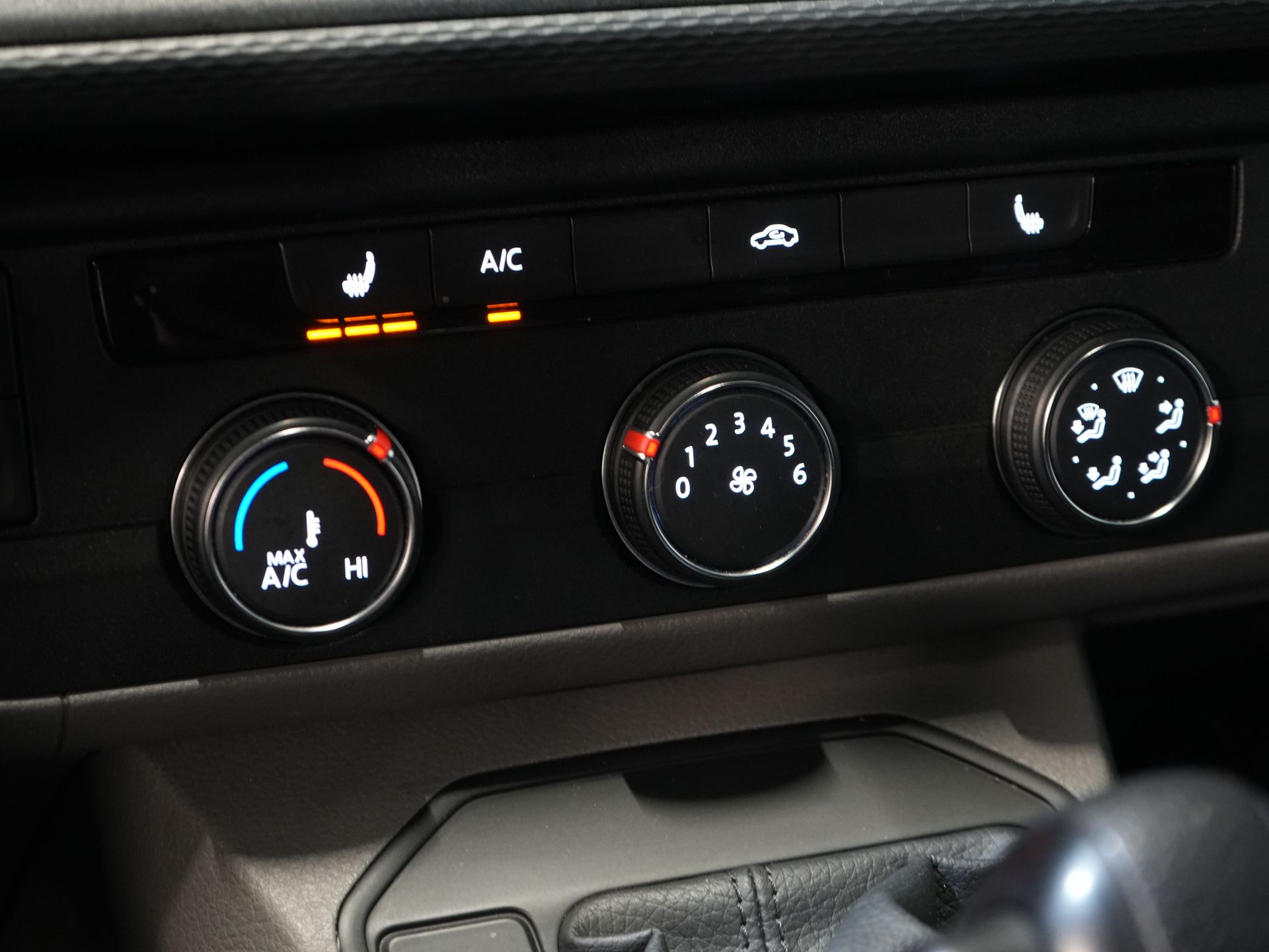 Volkswagen Transporter Van 2.0 TDI 150 к.с. DSG Aut. L2 BPM БЕЗКОШТОВНО! LED/ Підігрів підставки/ Підігрів сидінь/ Carplay/ Камера/ PDC/ LMV/ Круїз/ Airco