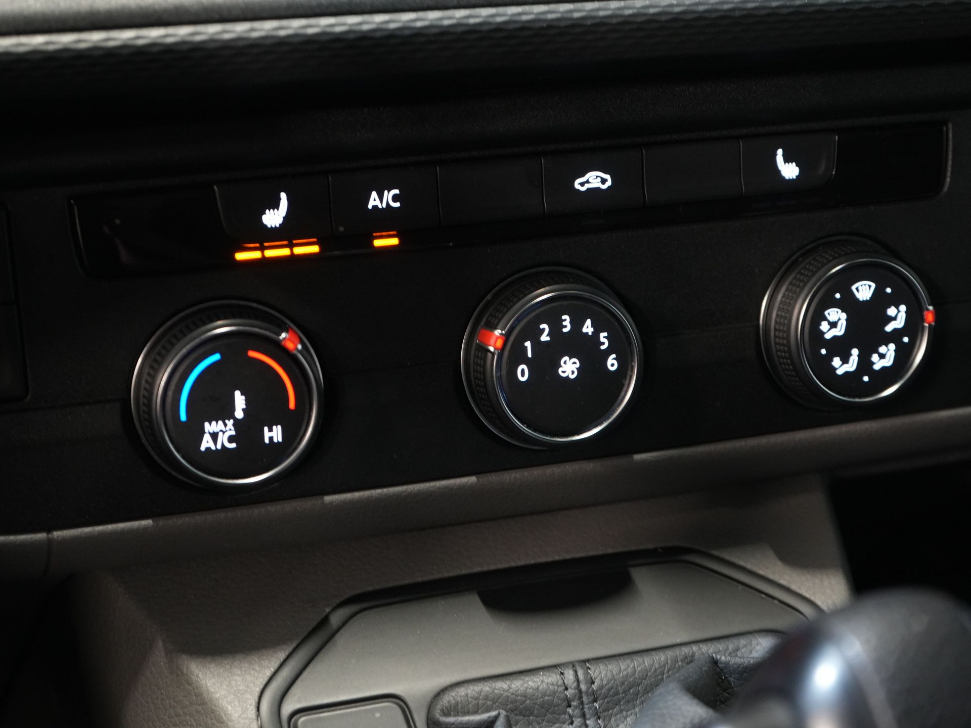 Volkswagen Transporter Van 2.0 TDI 150 KM DSG Aut. L2 BPM GRATIS! LED/ Ogrzewanie postojowe/ Ogrzewanie siedzeń/ Carplay/ Kamera/ PDC/ LMV/ Cruise/ Airco