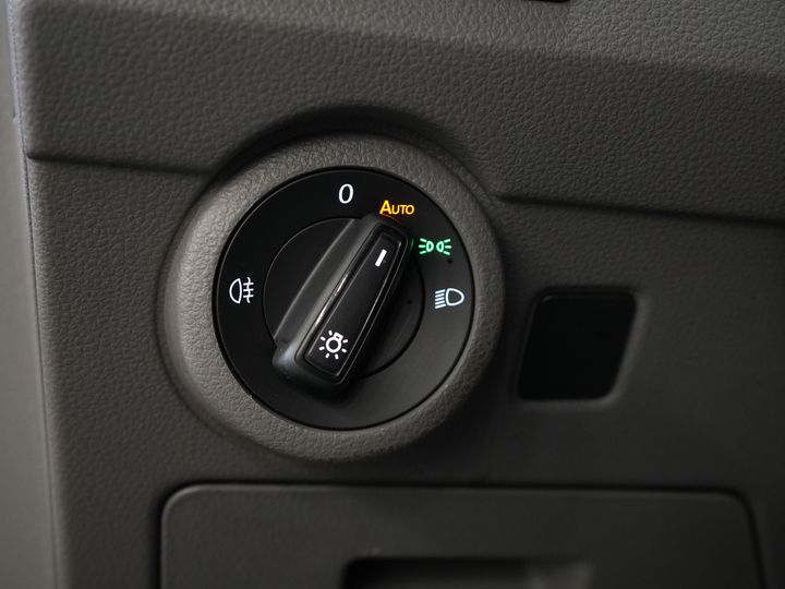 Volkswagen Transporter Van 2.0 TDI 150 к.с. DSG Aut. L2 BPM БЕЗКОШТОВНО! LED/ Підігрів підставки/ Підігрів сидінь/ Carplay/ Камера/ PDC/ LMV/ Круїз/ Airco