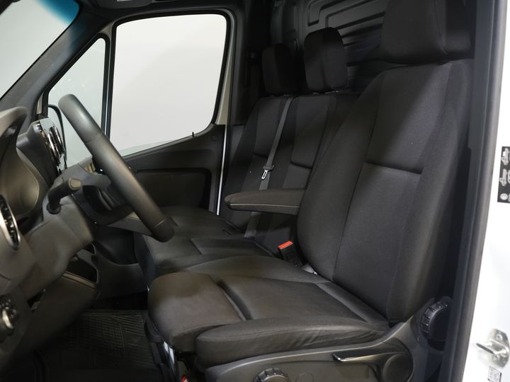 Mercedes-Benz Sprinter Bestelbus 317 CDI Aut. L2H2 3.5t Trekverm./ LED/ Gev. Stoel/ 270 Gr.Deuren/ Stoelverw./ Airco/ Navi/ Camera/ Cruise/ PDC/ DAB