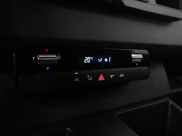 Mercedes-Benz Sprinter Bestelbus 317 CDI Aut. L2H2 3.5t Trekverm./ LED/ Gev. Stoel/ 270 Gr.Deuren/ Stoelverw./ Airco/ Navi/ Camera/ Cruise/ PDC/ DAB