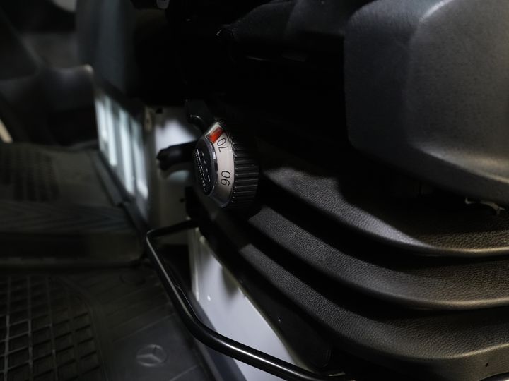 Mercedes-Benz Sprinter Bestelbus 317 CDI Aut. L2H2 3.5t Trekverm./ LED/ Gev. Stoel/ 270 Gr.Deuren/ Stoelverw./ Airco/ Navi/ Camera/ Cruise/ PDC/ DAB