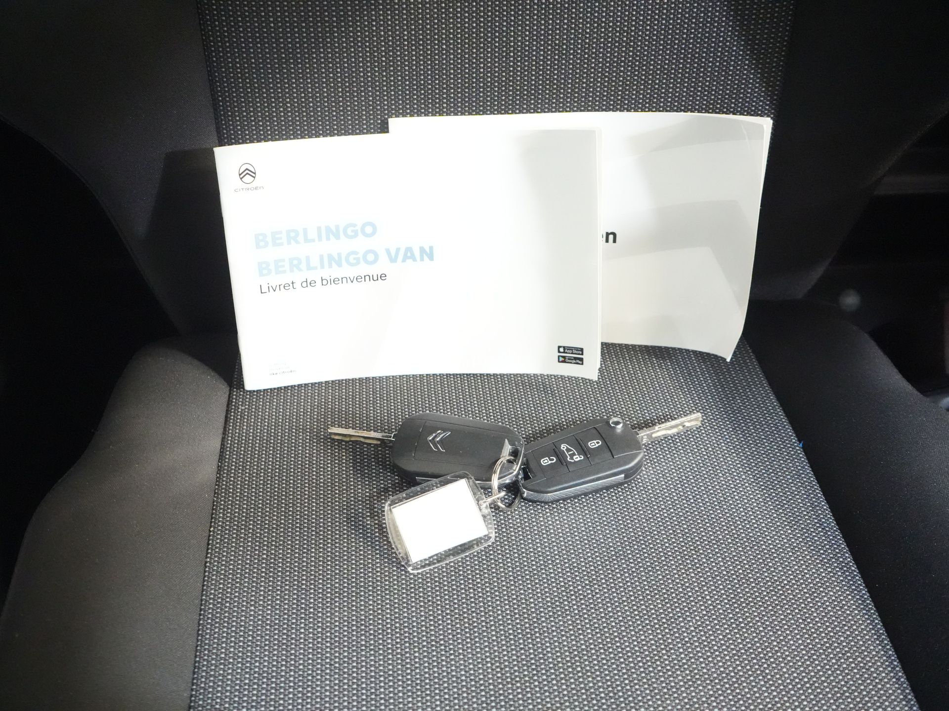Citroën Berlingo Van 1.2 PureTech 110 к.с. БЕНЗИН BPM БЕЗКОШТОВНО! Ready2Go Carplay/ Navi/ Airco/ Cruise/ PDC