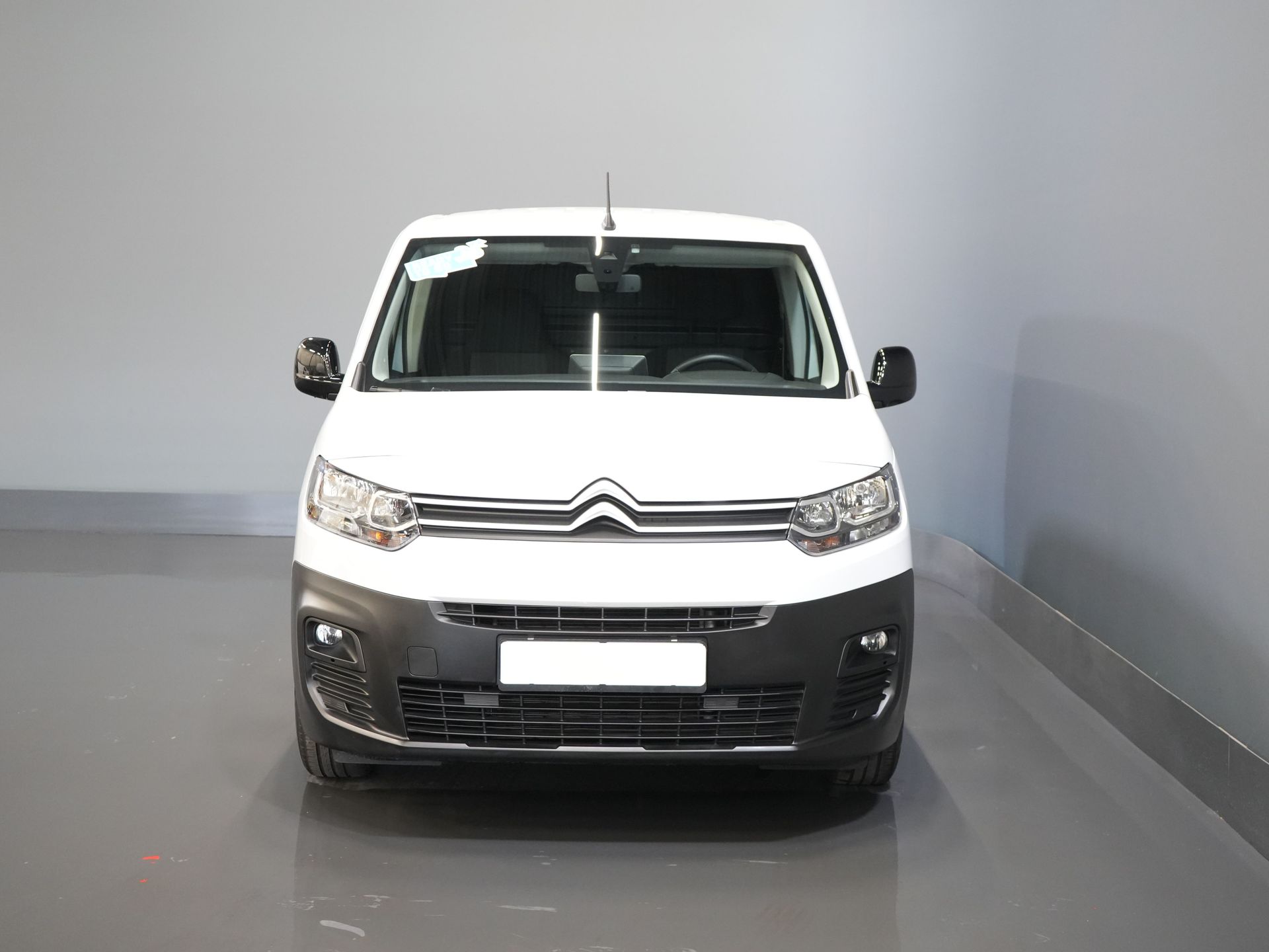 Citroën Berlingo Van 1.2 PureTech 110 к.с. БЕНЗИН BPM БЕЗКОШТОВНО! Ready2Go Carplay/ Navi/ Airco/ Cruise/ PDC