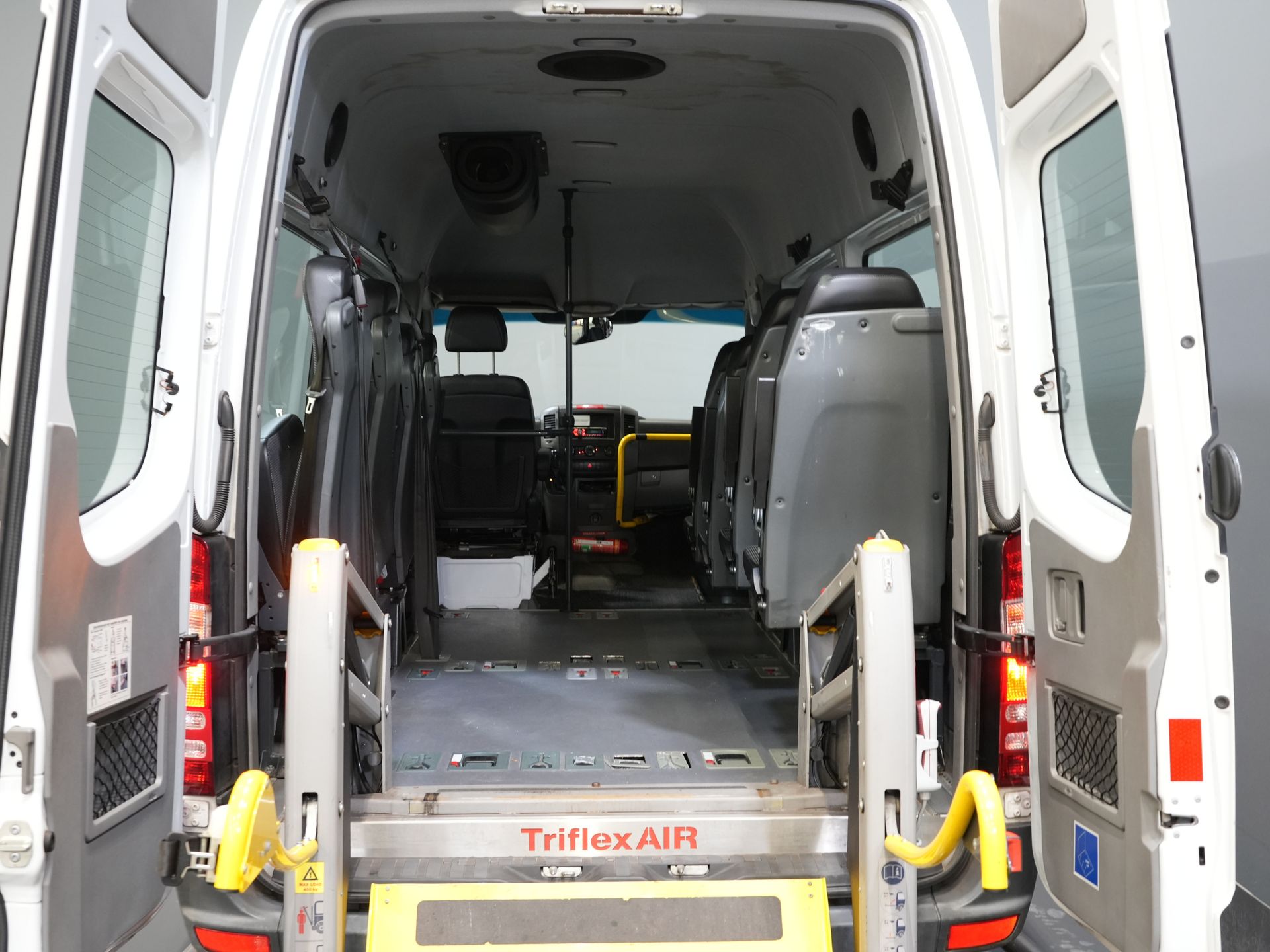 Mercedes-Benz Sprinter Personenvervoer 313 2.2 CDI Aut. L2H2 € 10.648 Incl. BTW EXPORT Combi/ 9 Persoons/ Kombi/ 9P/ Airco/ Rolstoellift/ Electr. deur/