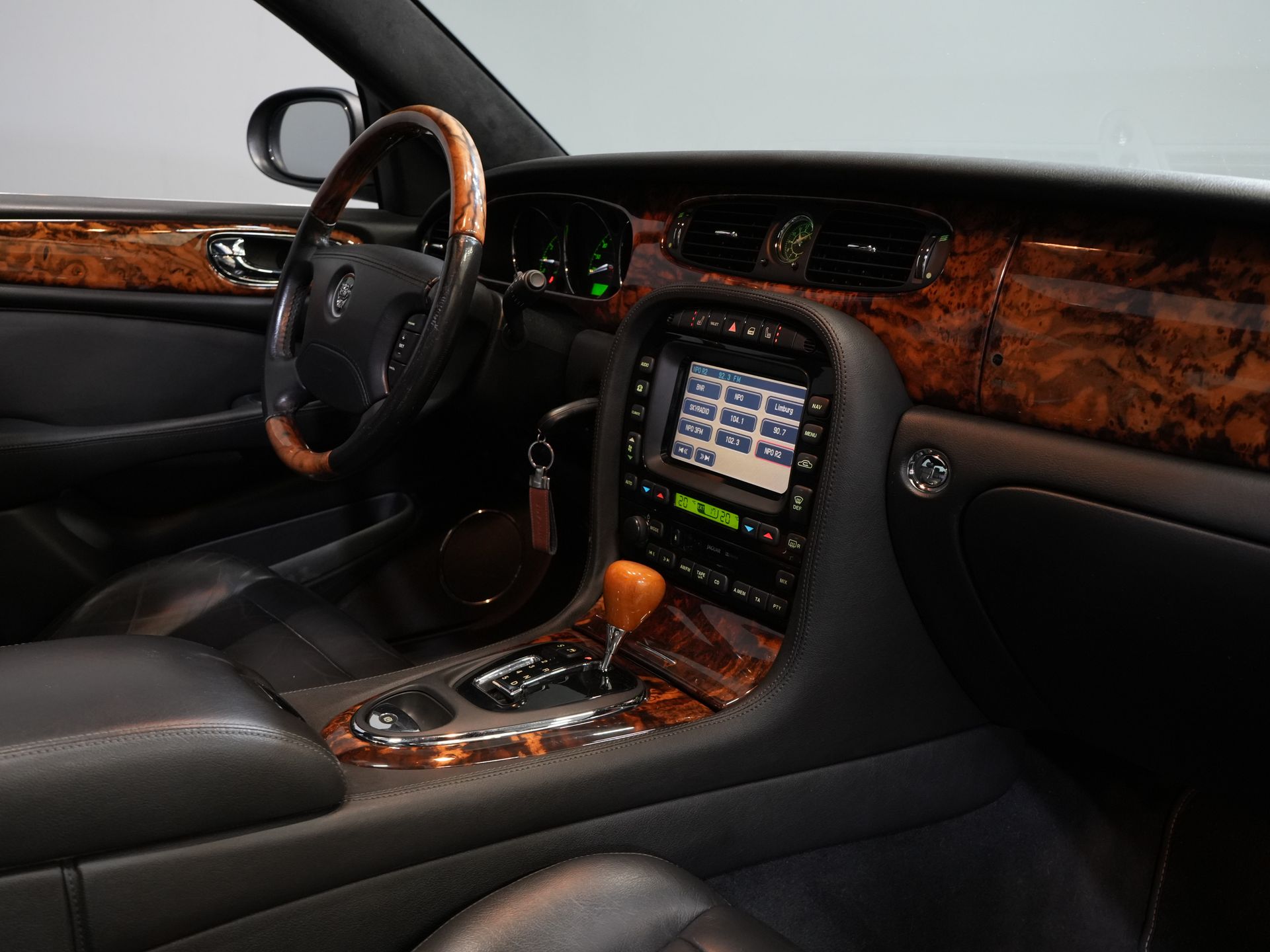 Jaguar XJ Sedan 3.0 V6 Executive Aut. Youngtimer/ Pano/ Leder/ Xenon/ Memory/ Cruise/ Stoelverw.