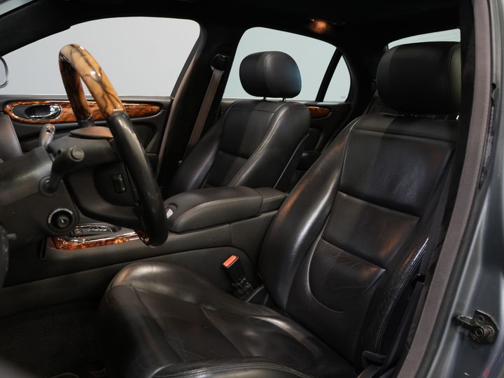 Jaguar XJ Sedan 3.0 V6 Executive Aut. Youngtimer/ Pano/ Leder/ Xenon/ Memory/ Cruise/ Stoelverw.