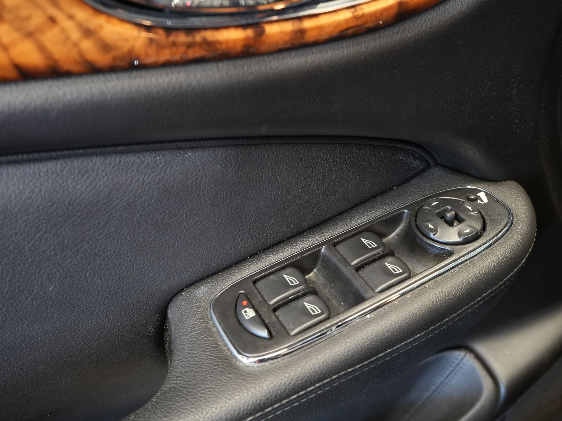 Jaguar XJ Sedan 3.0 V6 Executive Aut. Youngtimer/ Pano/ Leder/ Xenon/ Memory/ Cruise/ Stoelverw.